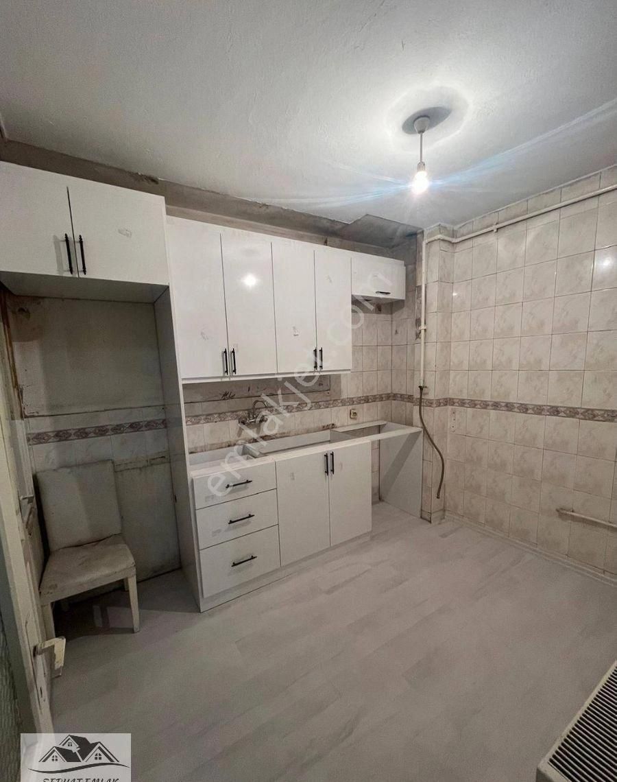 Turgutlu Yılmazlar Satılık Daire Turgutlu Satılık Yılmazlar Mah 2+1 Oda 90m2 Zemin Üstü Doğalgazlı Balkonlu Tadilatlı Boyalı Daire