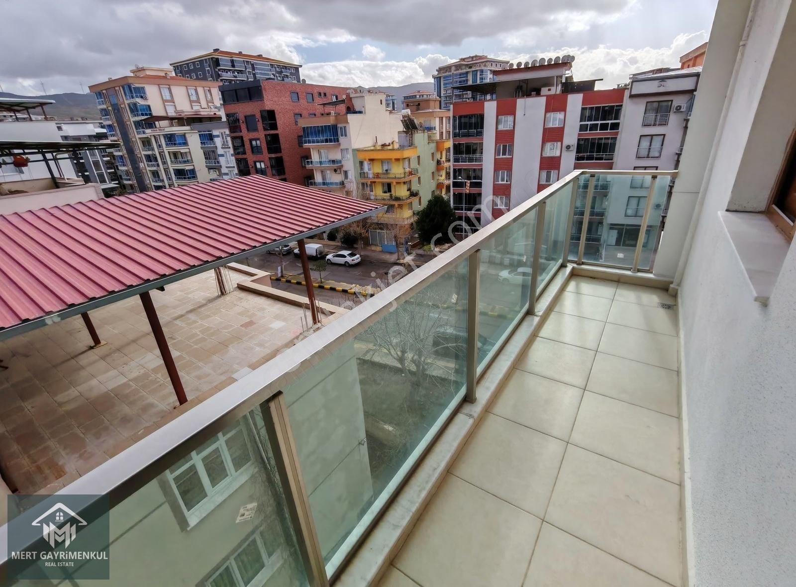 Uğurmumcu Mahllesinde Satılık Lüks Dublex 3+1 Daire - Görsel 10