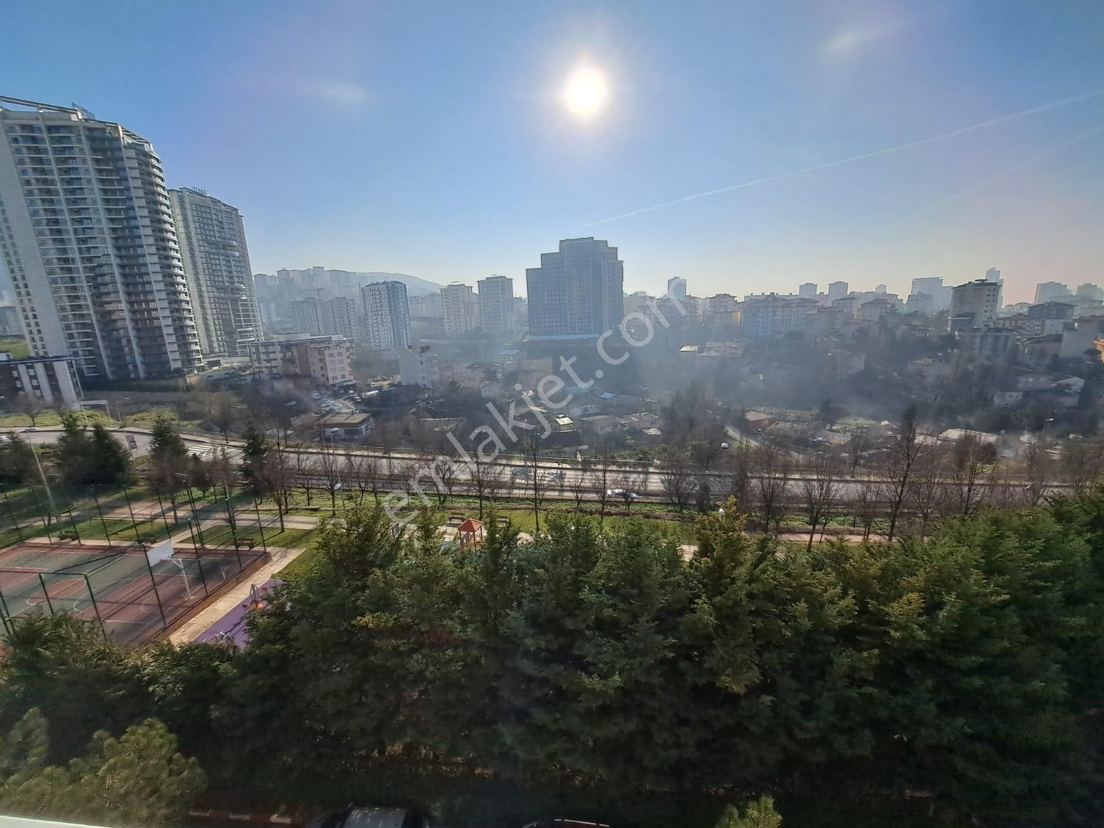 İstanbul Kartal Metroya Yakın Kiralık Daire Nesrin Emlak Tan Cadde Üzerinde Deniz Manzaralı Oturmaya Hazır 2+1