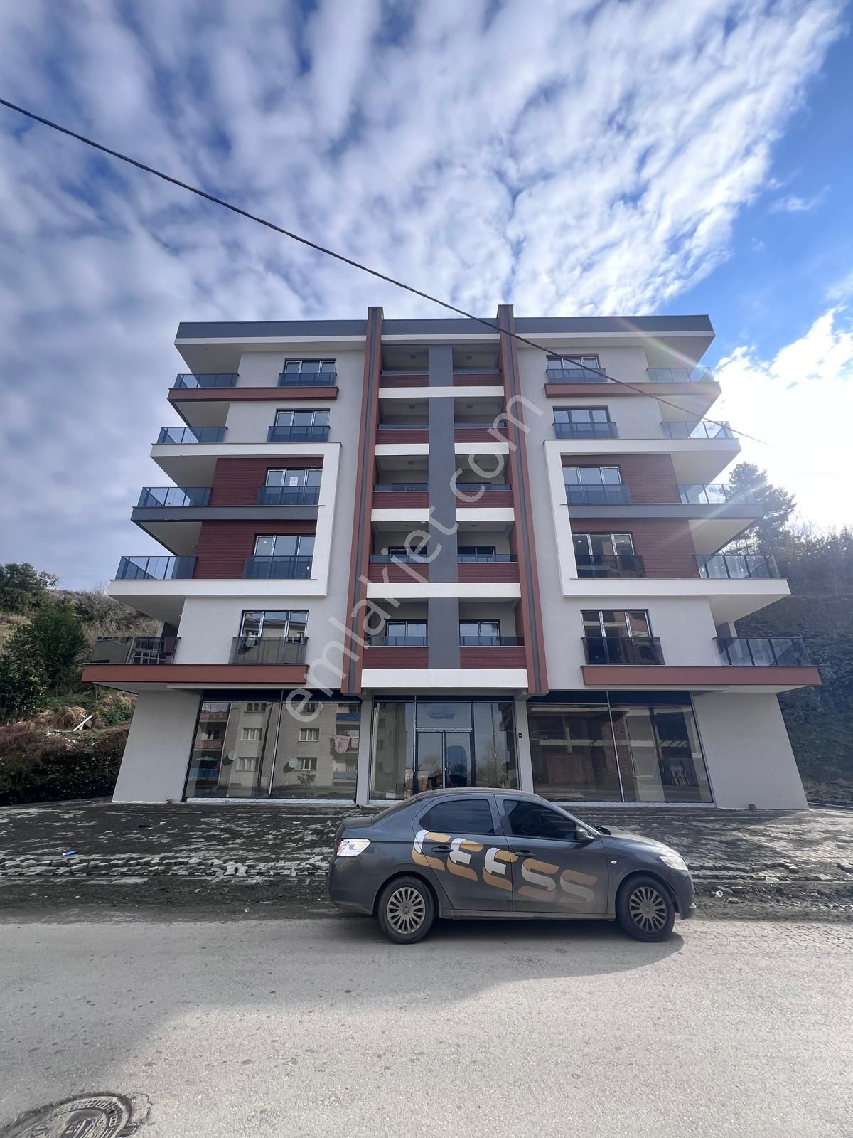 Çarşıbaşı Büyükdere Satılık Daire Trabzon Çarşıbaşı Büyükdere'de 3+1 Satılık Daire