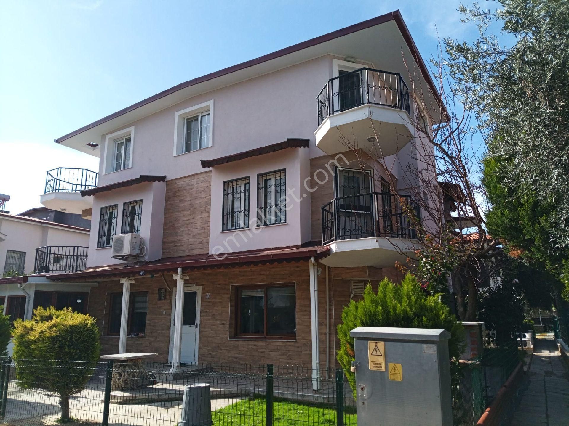 Kuşadası Bayraklıdede Satılık Villa Kuşadası Satılık Kuştur Mevkii 4+1 Vılla