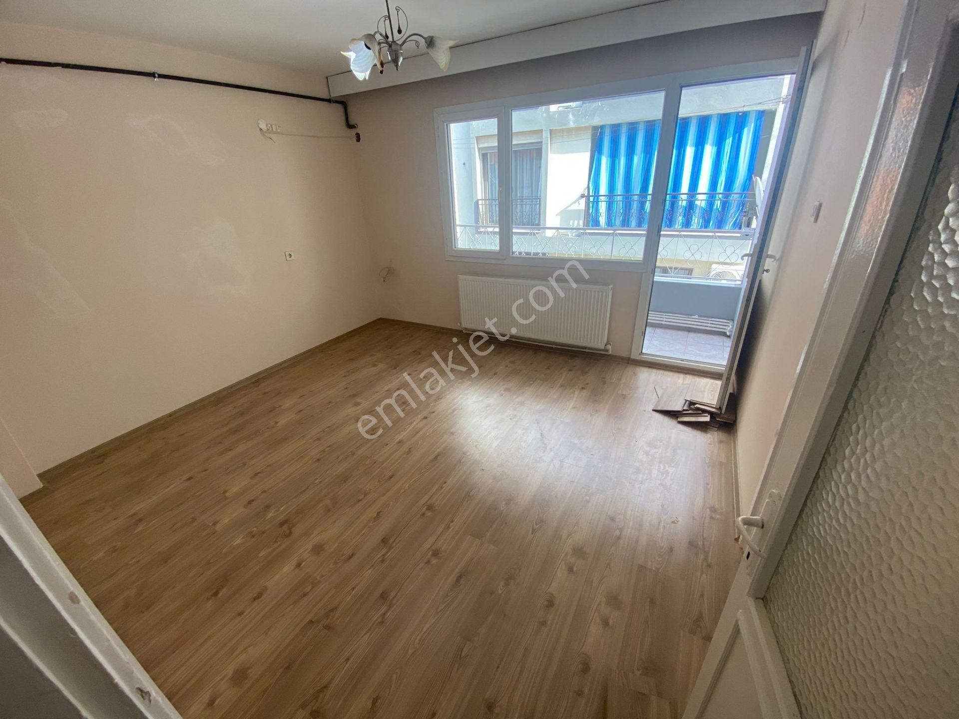 Buca Çamlık Kiralık Daire Buca Çamlık Mah.de 2+1 90m2 Doğalgazlı Ayrı Mutfak Arakat Kiralık Daire