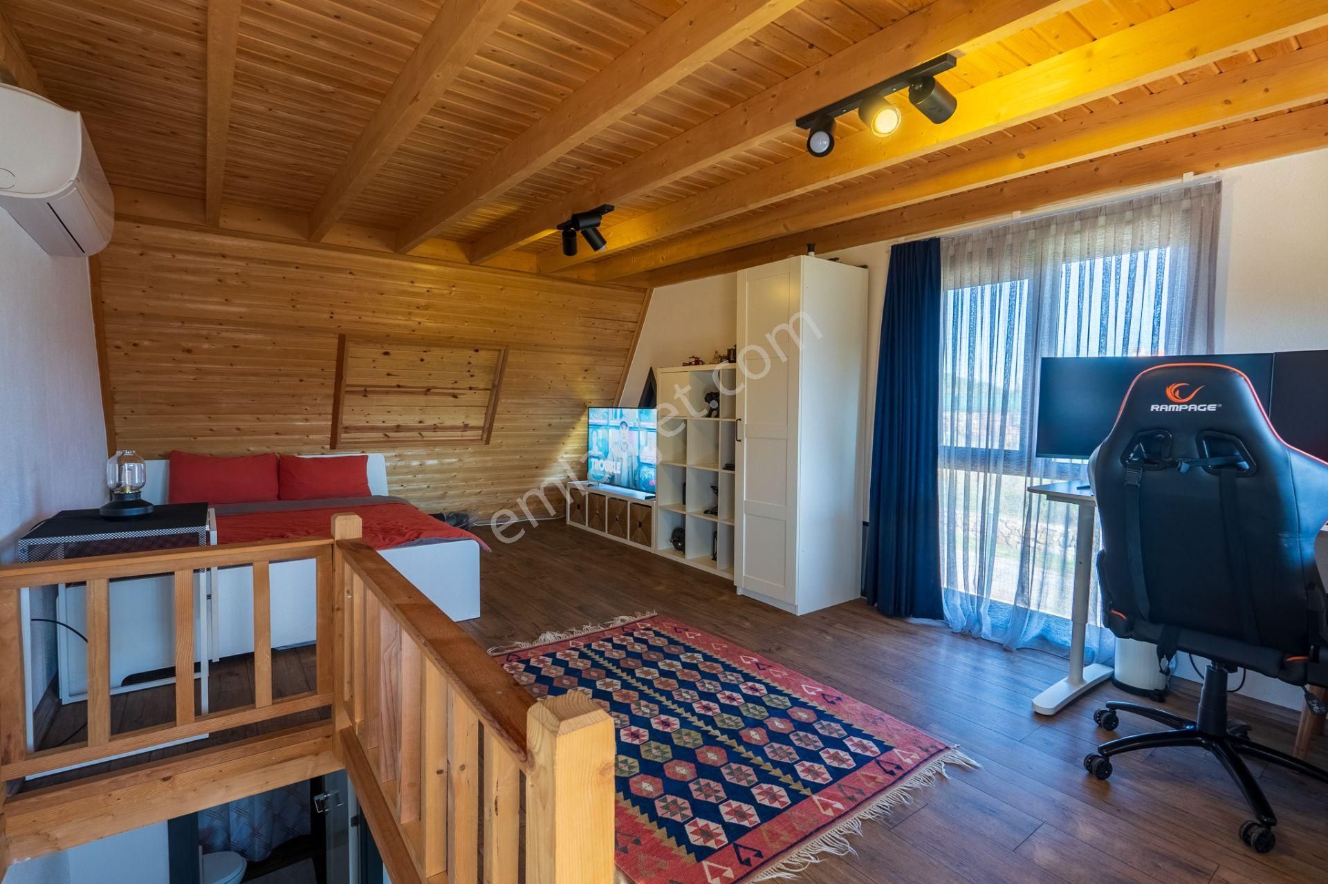 İzmir Menderes Yeniköy Satılık Özel Yapım Ahşap Ev Ve Bahçesi - Görsel 19