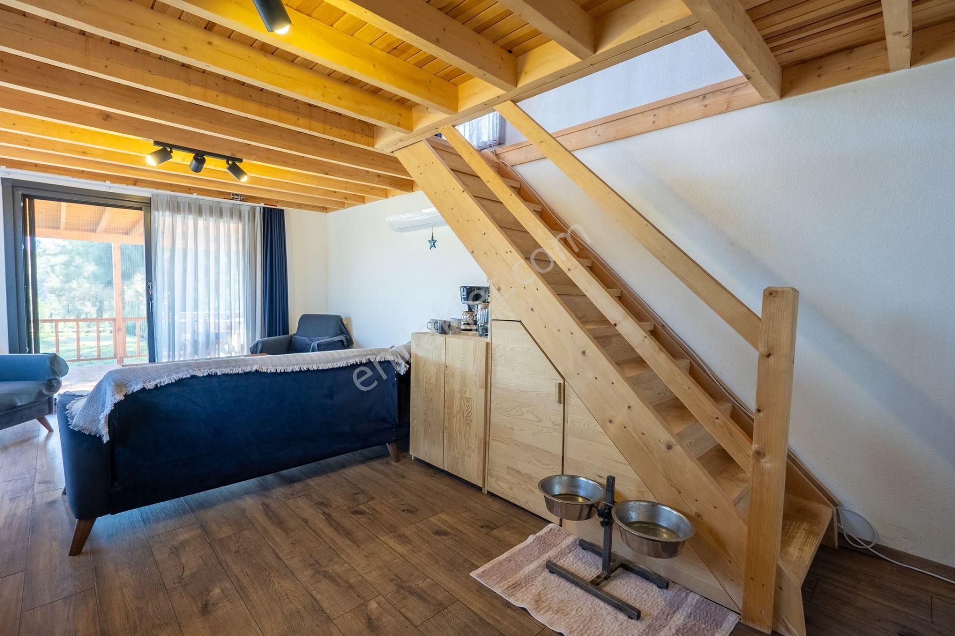 İzmir Menderes Yeniköy Satılık Özel Yapım Ahşap Ev Ve Bahçesi - Görsel 18