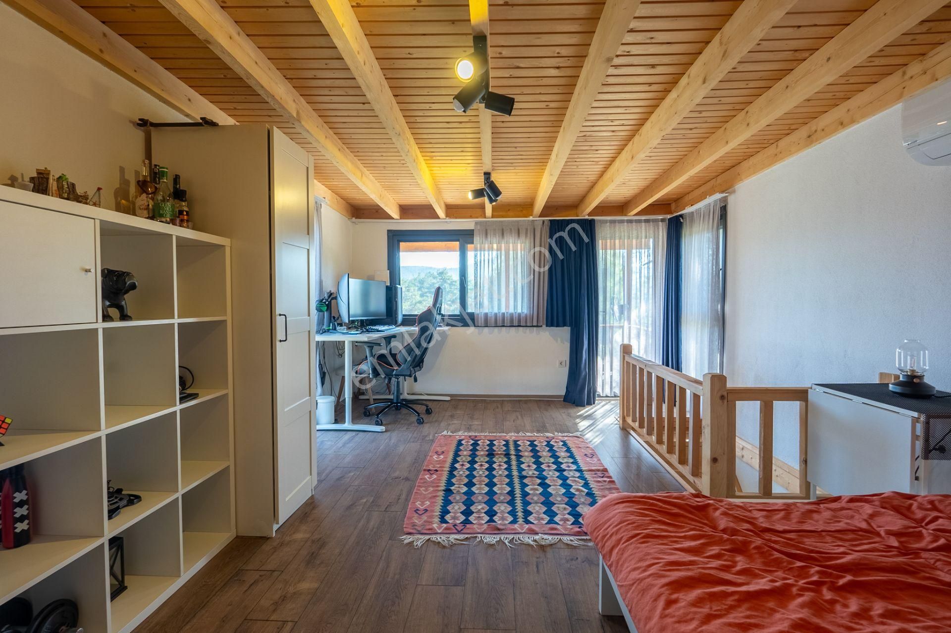 İzmir Menderes Yeniköy Satılık Özel Yapım Ahşap Ev Ve Bahçesi - Görsel 22