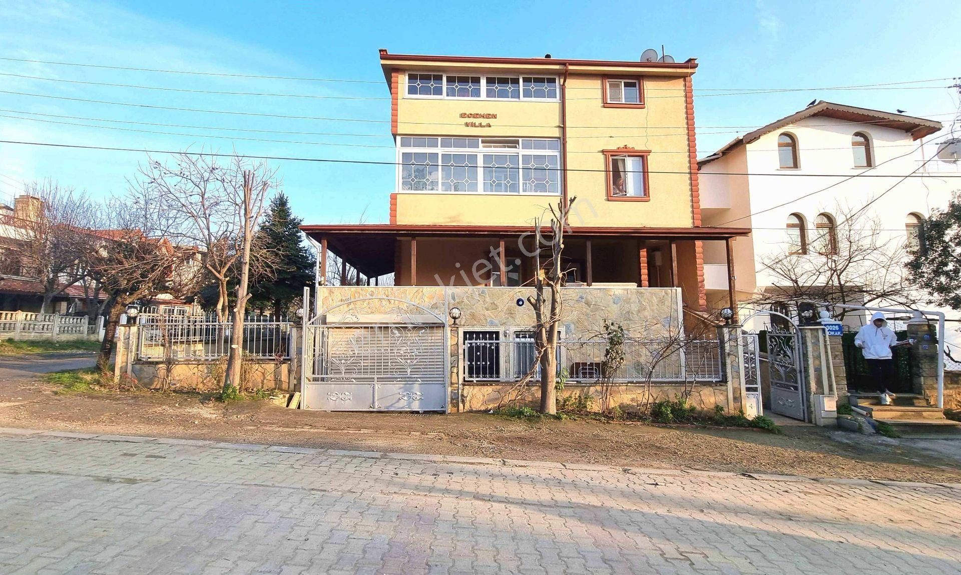 Marmaraereğlisi Dereağzı Satılık Villa Marmara Ereğlisi Dereağzında Satılık 620 M2 Arsalı 4 Katlı Villa