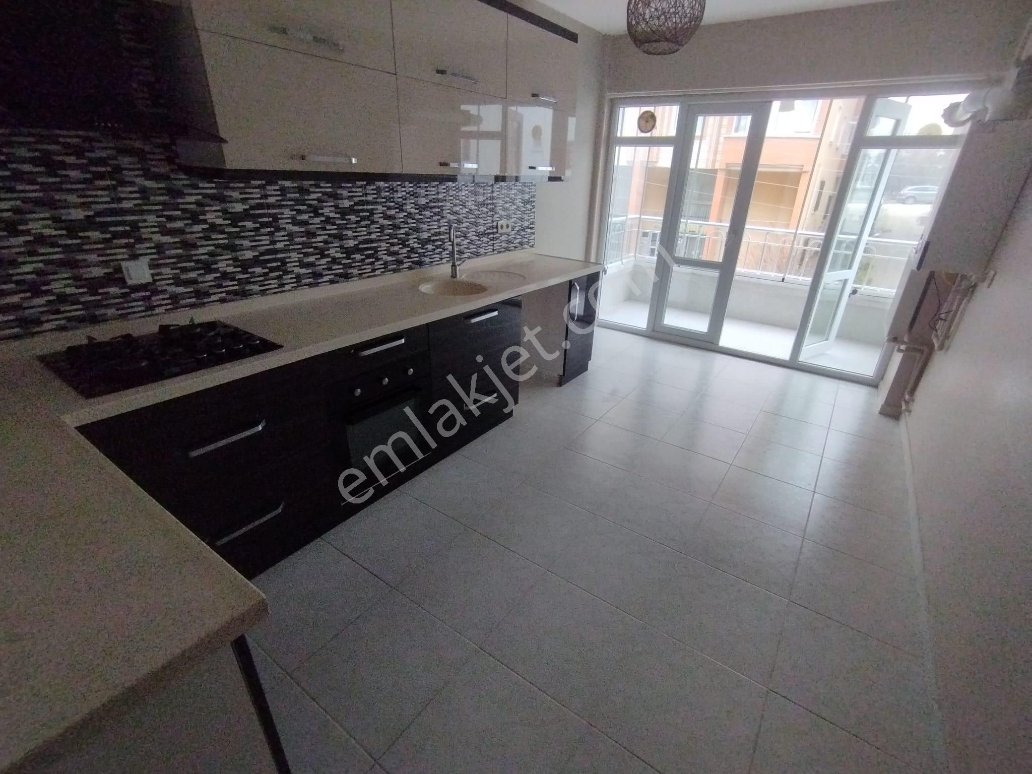 Sincan Selçuklu Kiralık Daire Örnek Emlak'tan Selçuklu Mah. 3+1 1. Ara Kat Bağımsız 130m2 Kiralık Daire