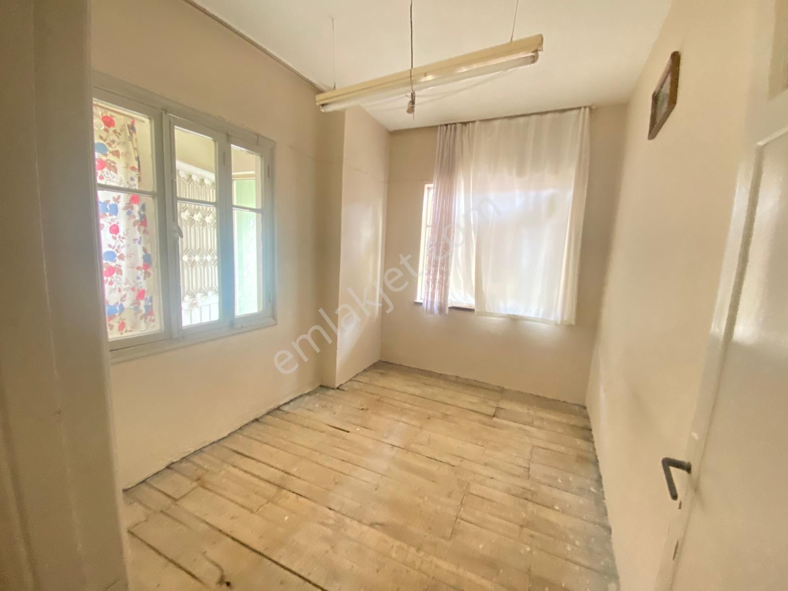 Gülcü Gayrimenkulden Emmioğlu Mahallesinde Satılık Müstakil Ev - Görsel 20