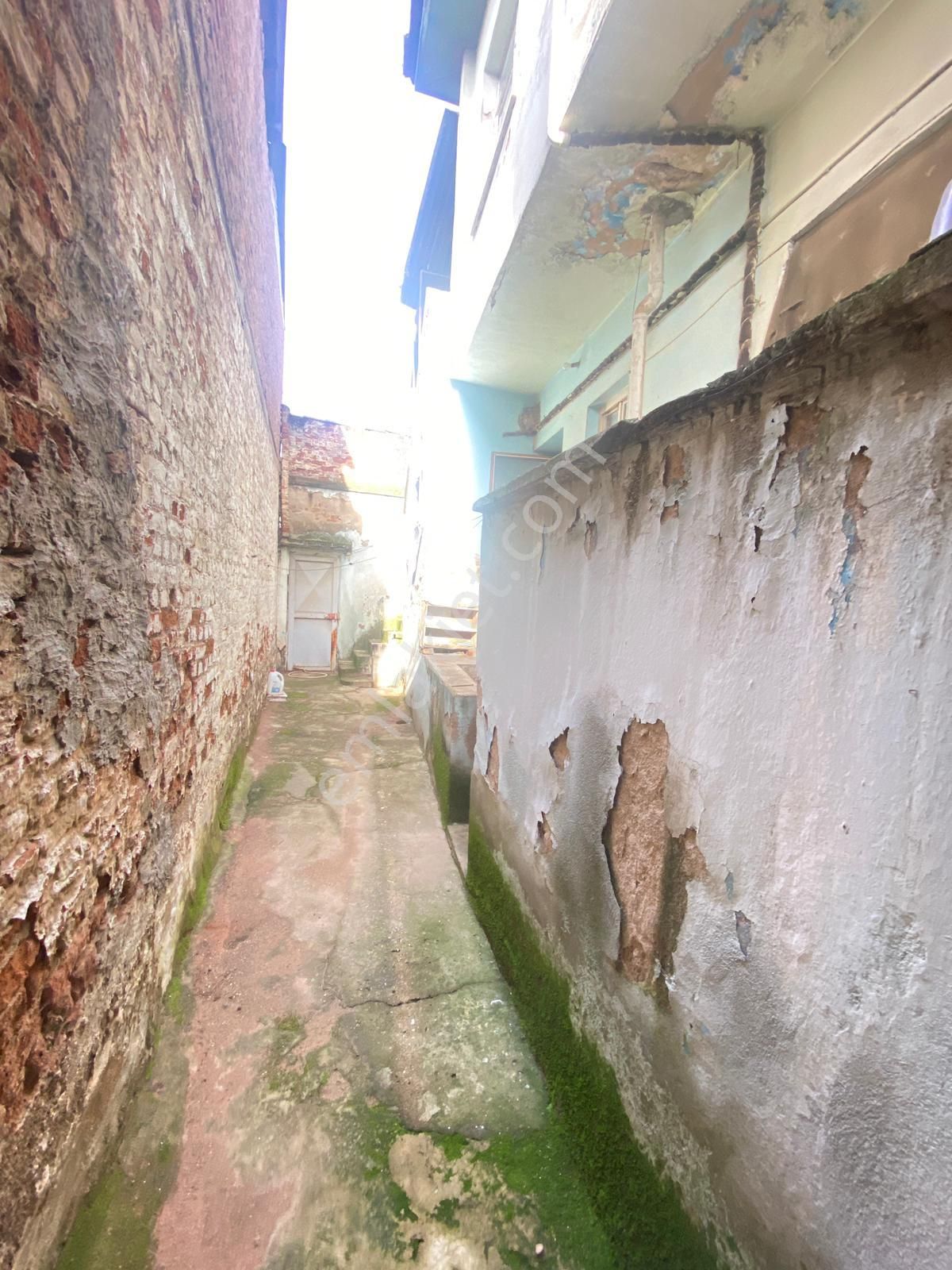 Gülcü Gayrimenkulden Emmioğlu Mahallesinde Satılık Müstakil Ev - Görsel 18