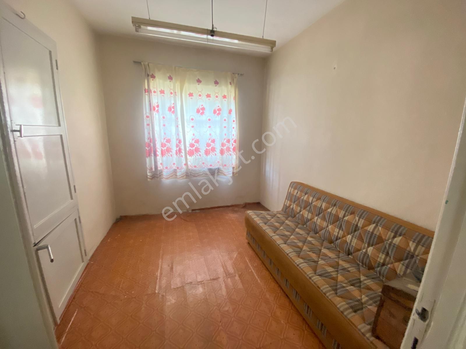 Gülcü Gayrimenkulden Emmioğlu Mahallesinde Satılık Müstakil Ev - Görsel 9