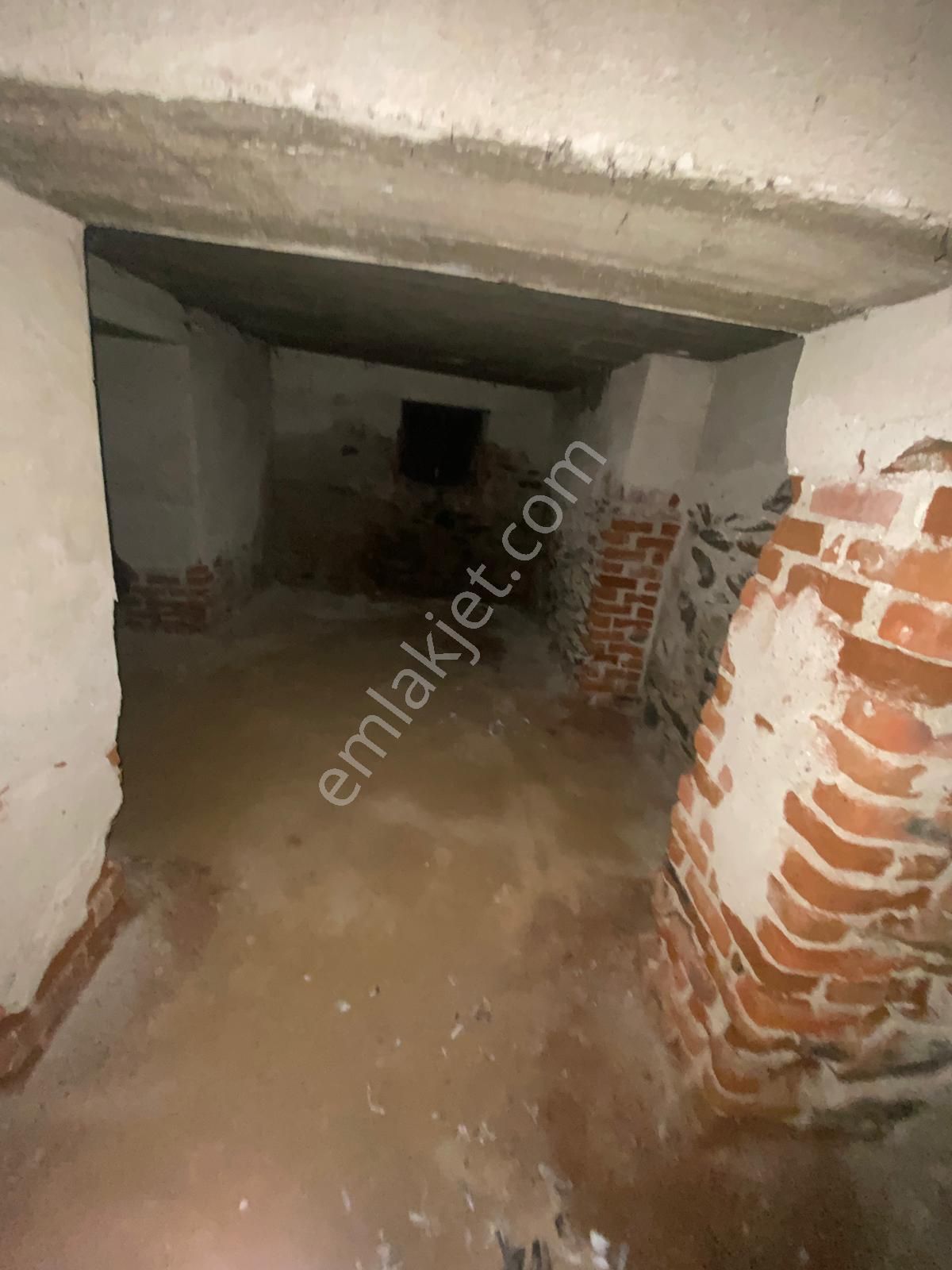 Gülcü Gayrimenkulden Emmioğlu Mahallesinde Satılık Müstakil Ev - Görsel 13