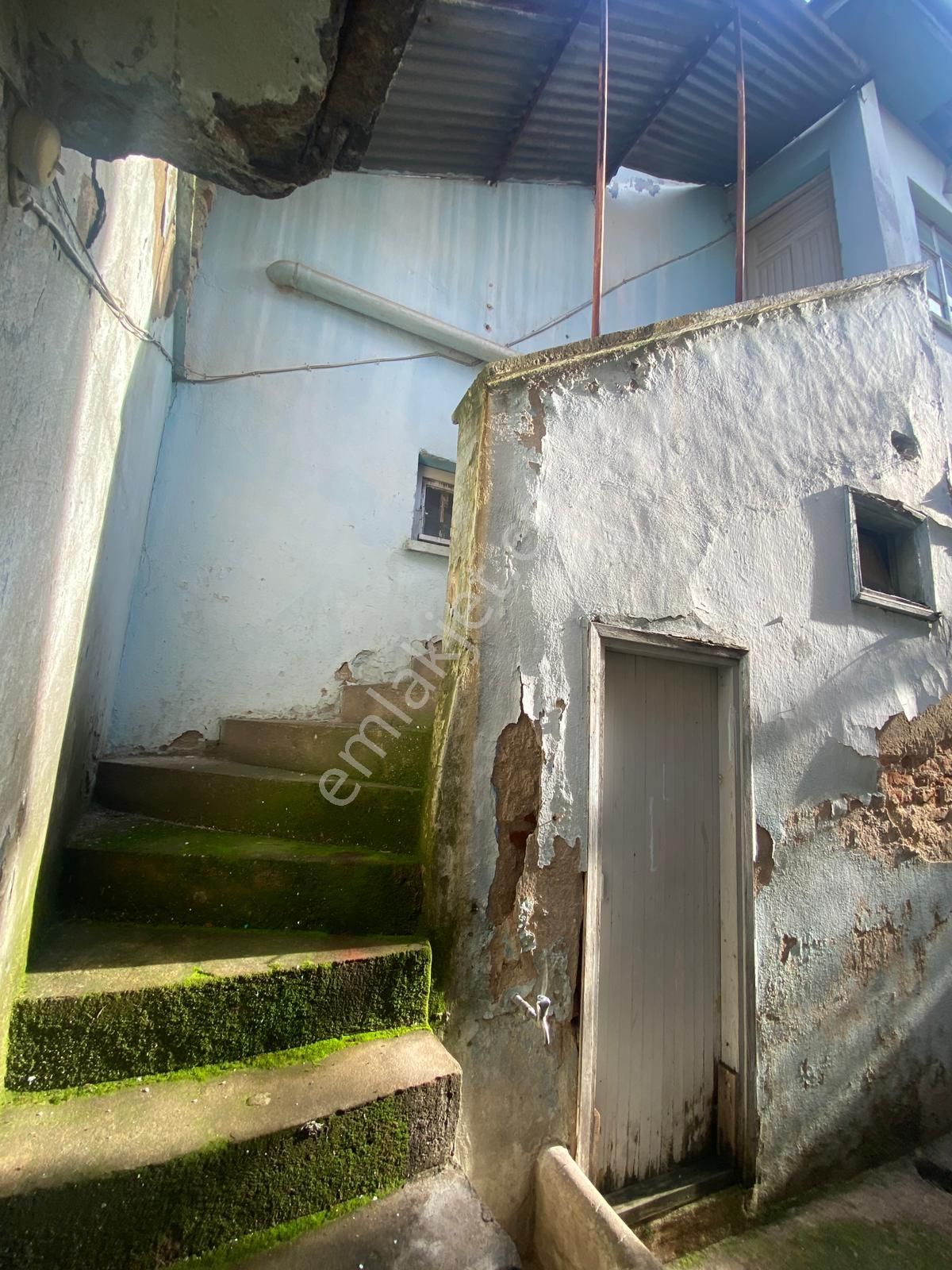 Gülcü Gayrimenkulden Emmioğlu Mahallesinde Satılık Müstakil Ev - Görsel 17