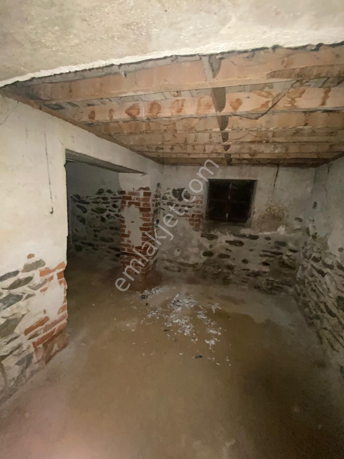 Gülcü Gayrimenkulden Emmioğlu Mahallesinde Satılık Müstakil Ev - Görsel 6