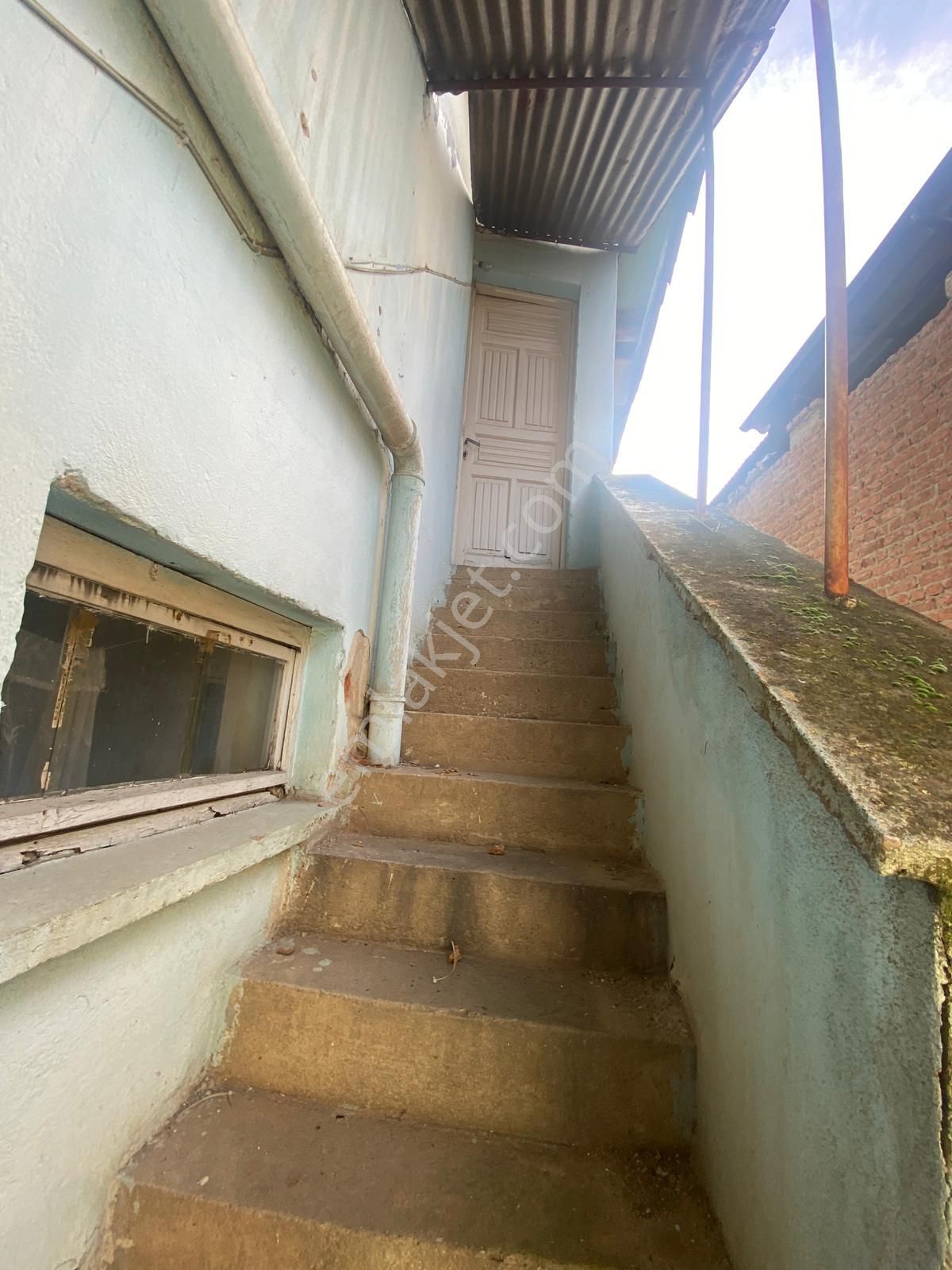 Gülcü Gayrimenkulden Emmioğlu Mahallesinde Satılık Müstakil Ev - Görsel 16