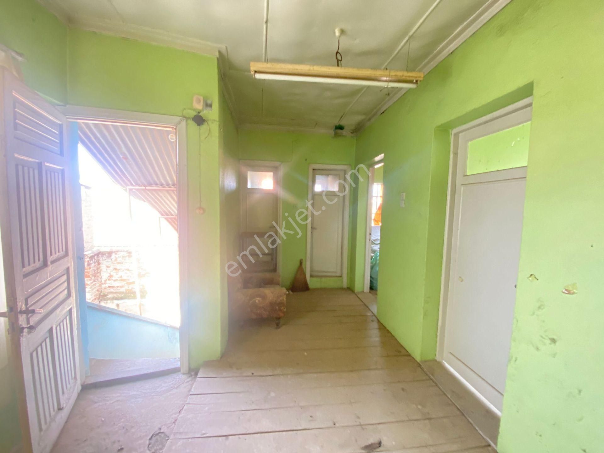 Gülcü Gayrimenkulden Emmioğlu Mahallesinde Satılık Müstakil Ev - Görsel 27