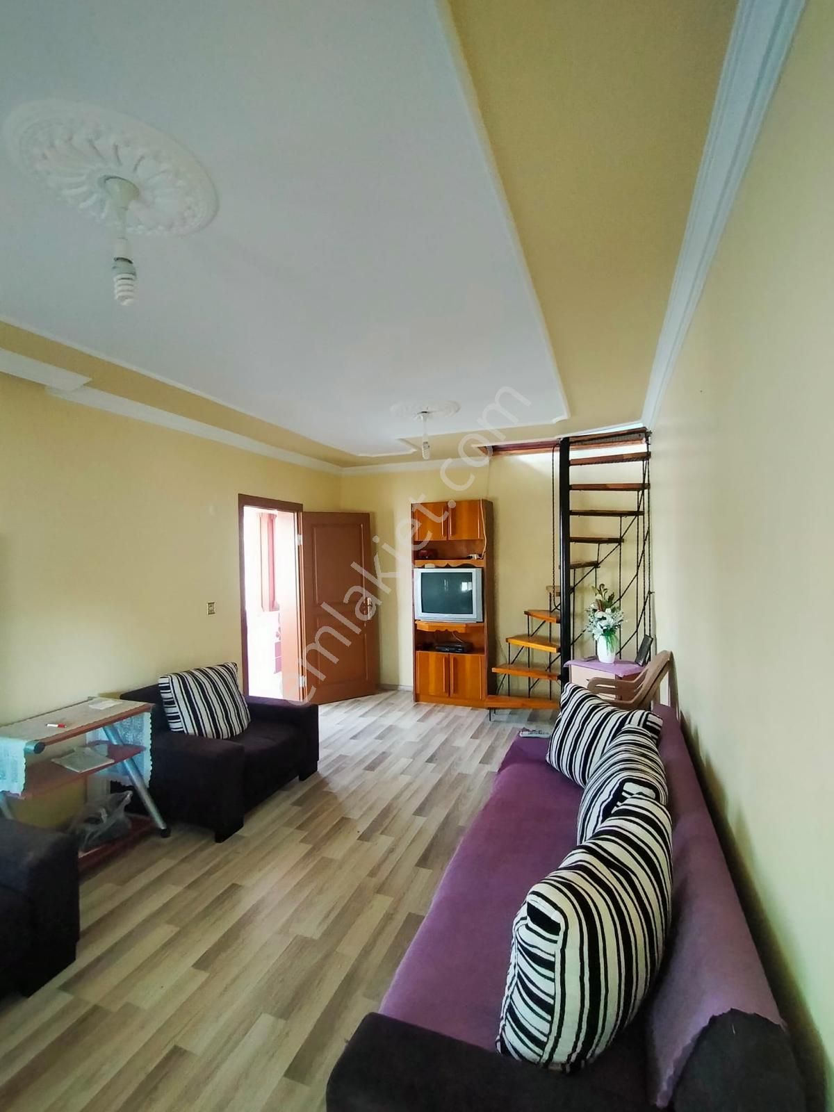 Dikili Güven Emlak'tan Gökçeağıl Köyünde Satılık Köy Evi - Görsel 11