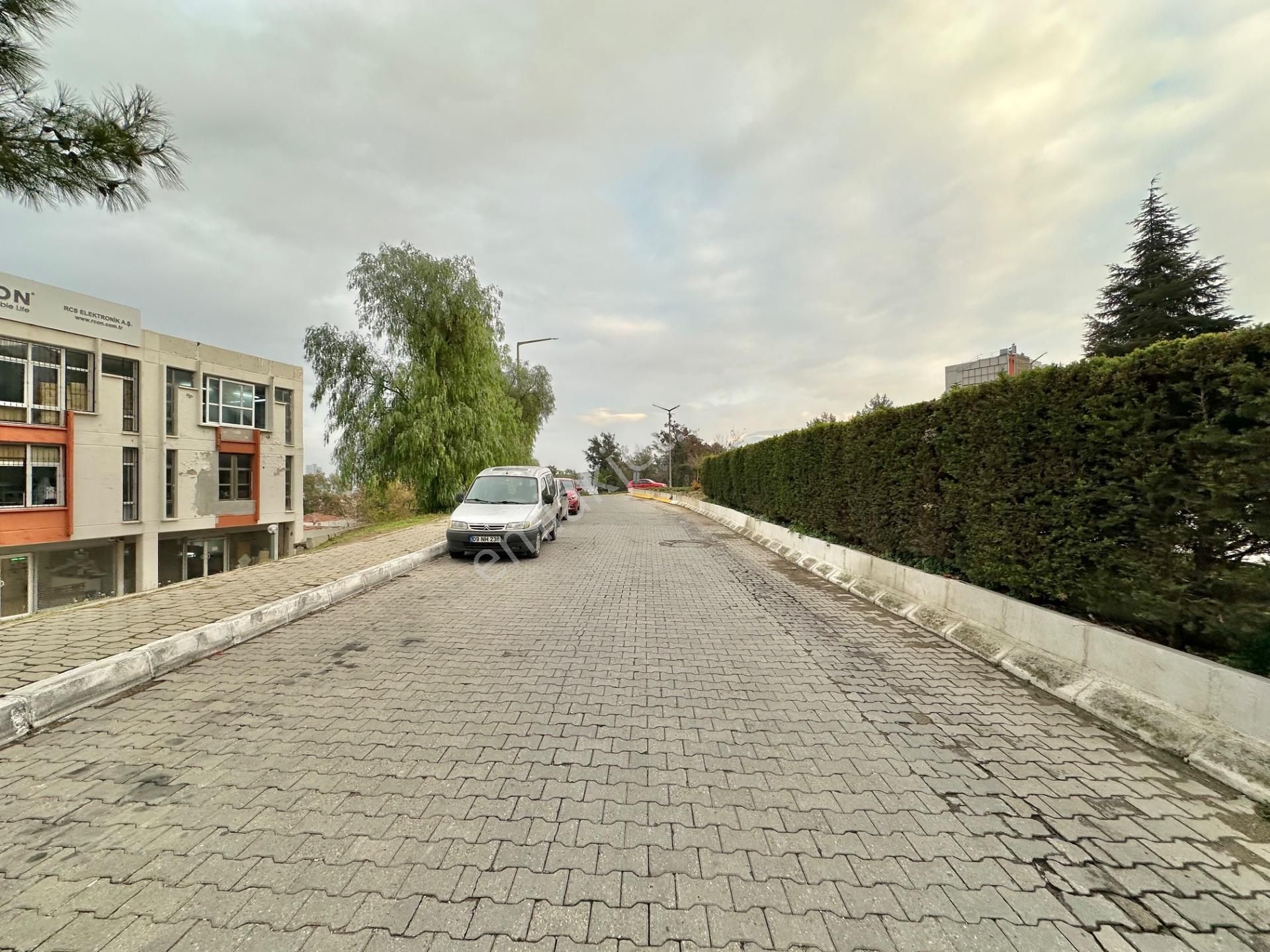 Bornova Mtk Sitesi'nde Satılık 4 Katlı 800 M2 İşyeri - Görsel 3