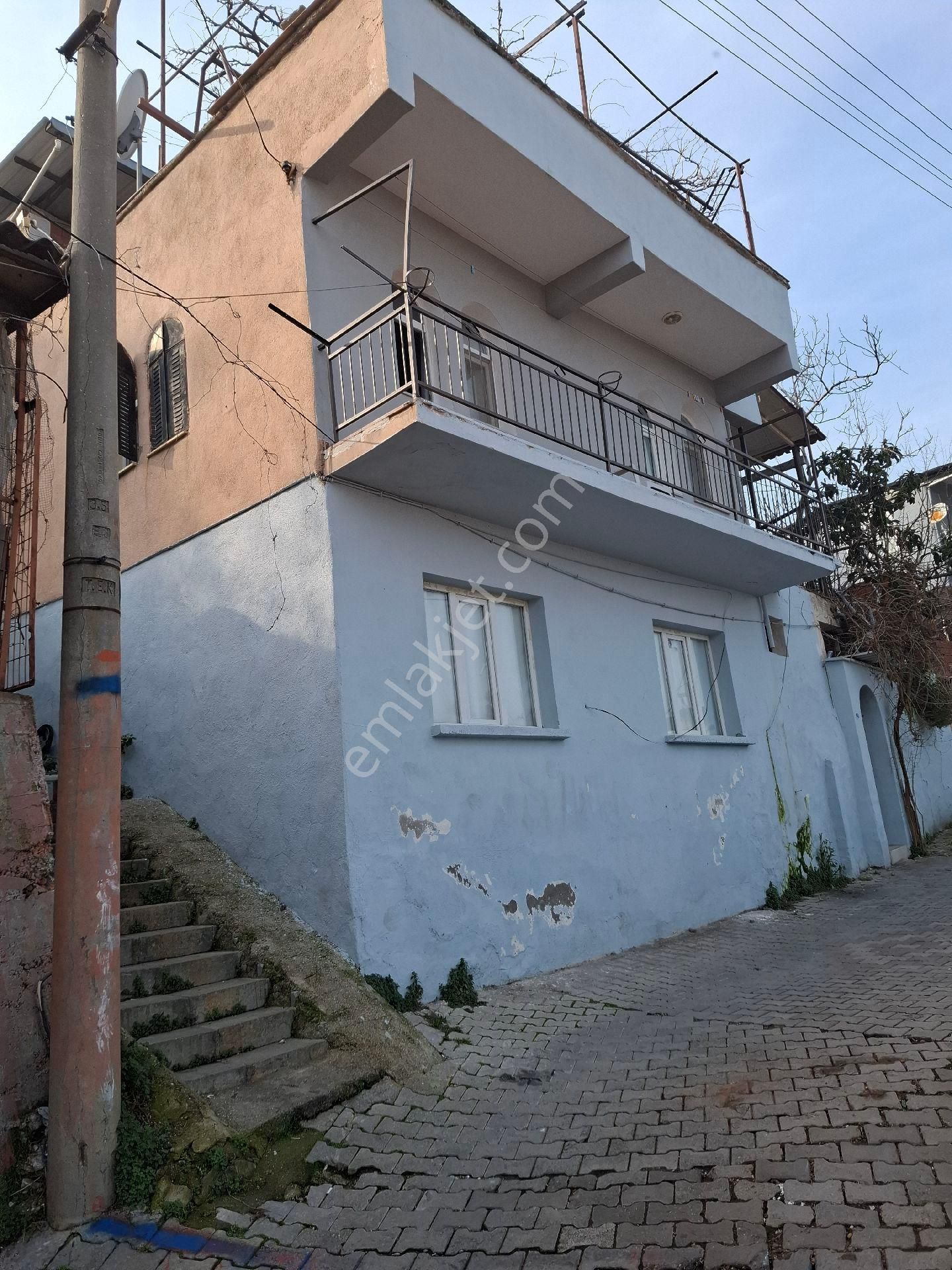 Kemalpaşa Mehmet Akif Ersoy Satılık Daire Kemalpaşa Atatürk Mahallesi'nde Satılık Mükemmel 3 Kat Apartman