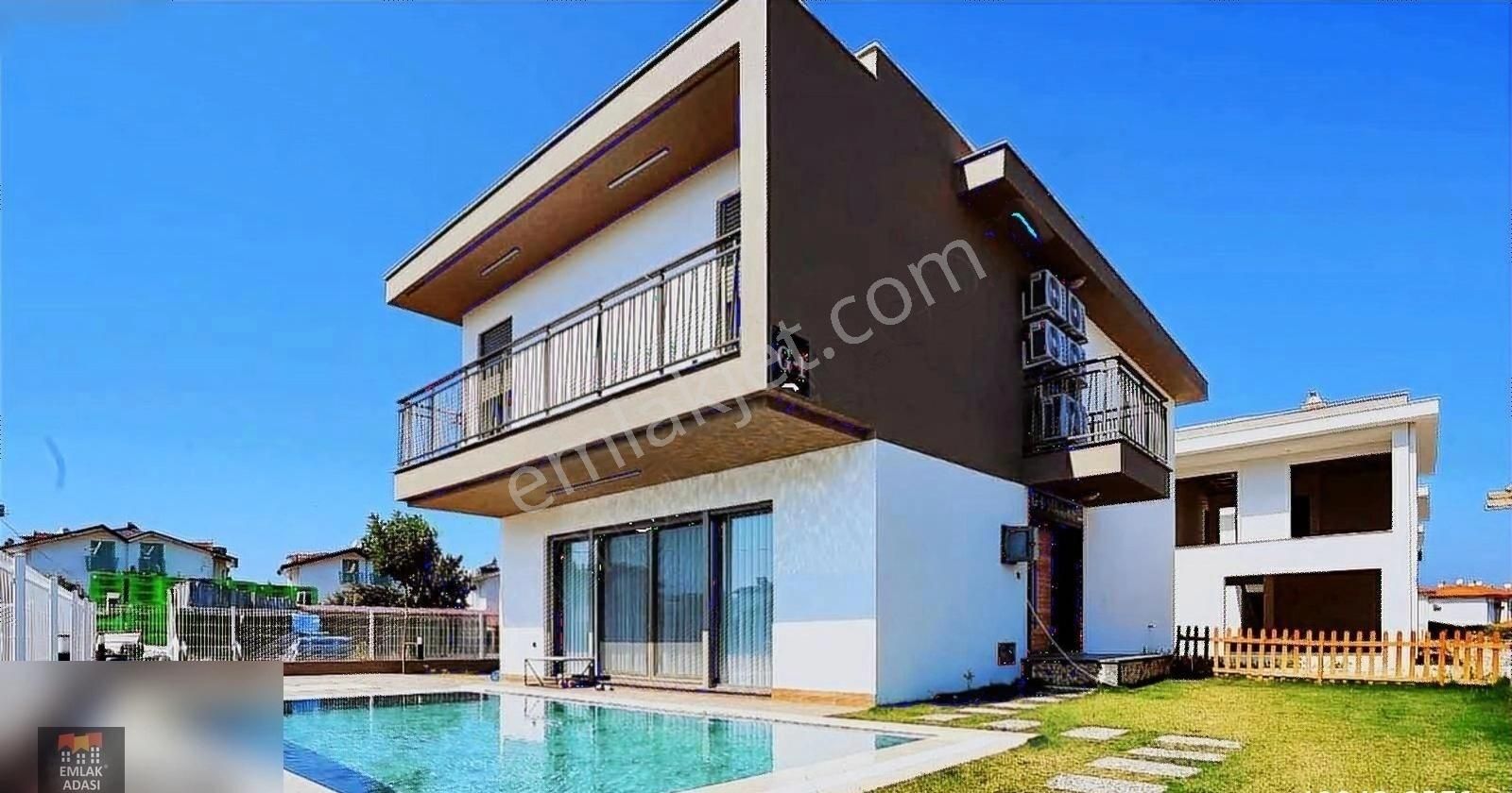 Kuşadası Davutlar Satılık Villa Kuşadasında Satılık Denize Yakın Özel Havuzlu Müstakil 4+1 Villa