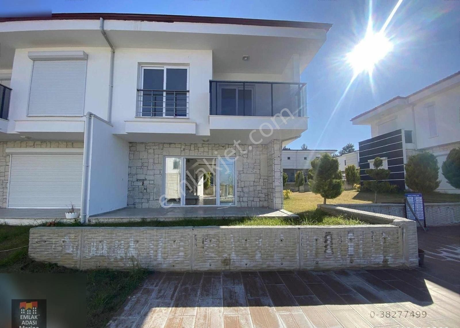 Kuşadası Güzelçamlı Satılık Villa Kuşadası Güzelçamlıda Havuzlu St. 3+1 Sıfır Villa