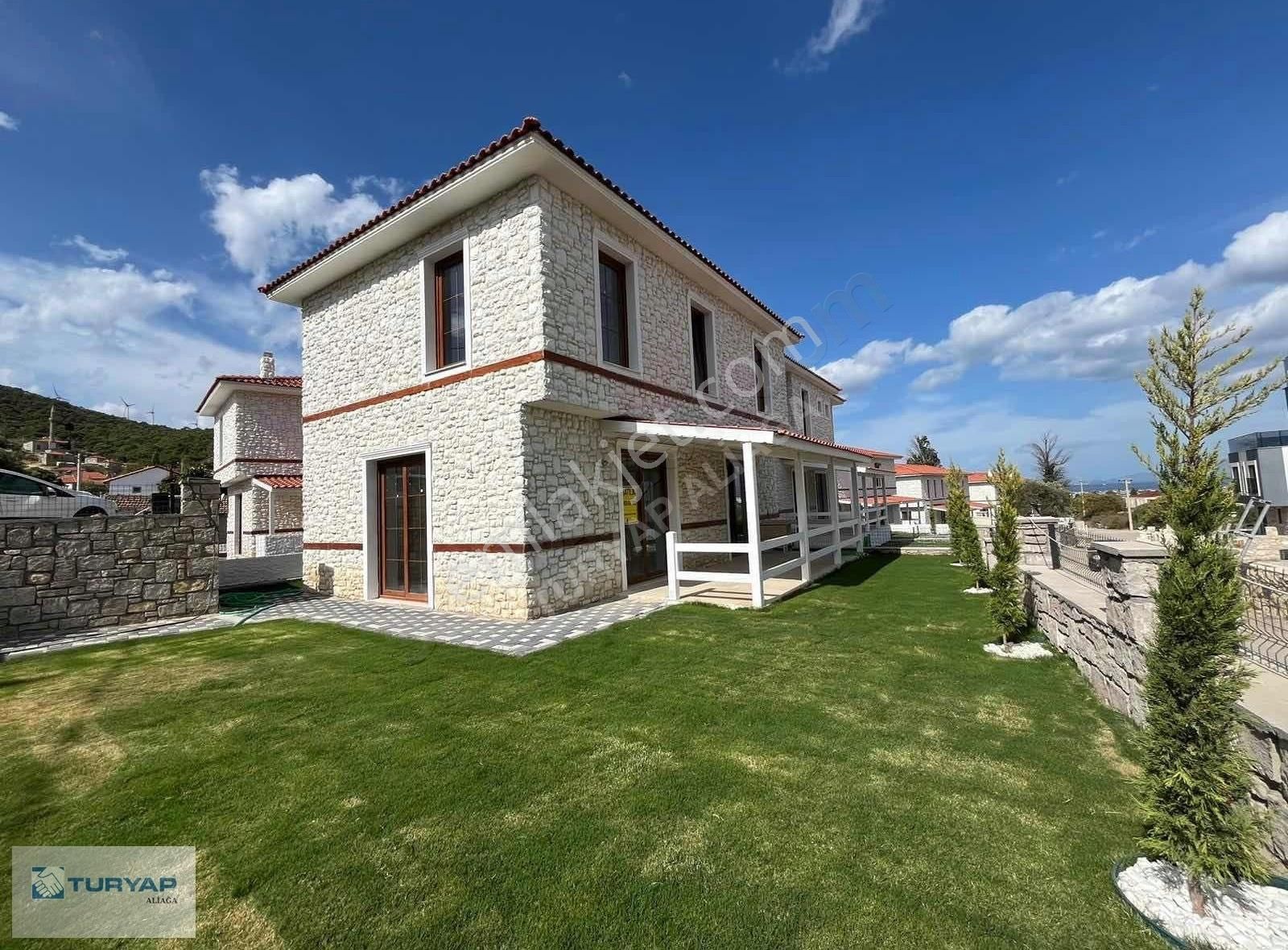 Foça Kozbeyli Satılık Villa Aliağa Turyap'tan Foça Kozbeyli'de Satılık 3+1 Villa