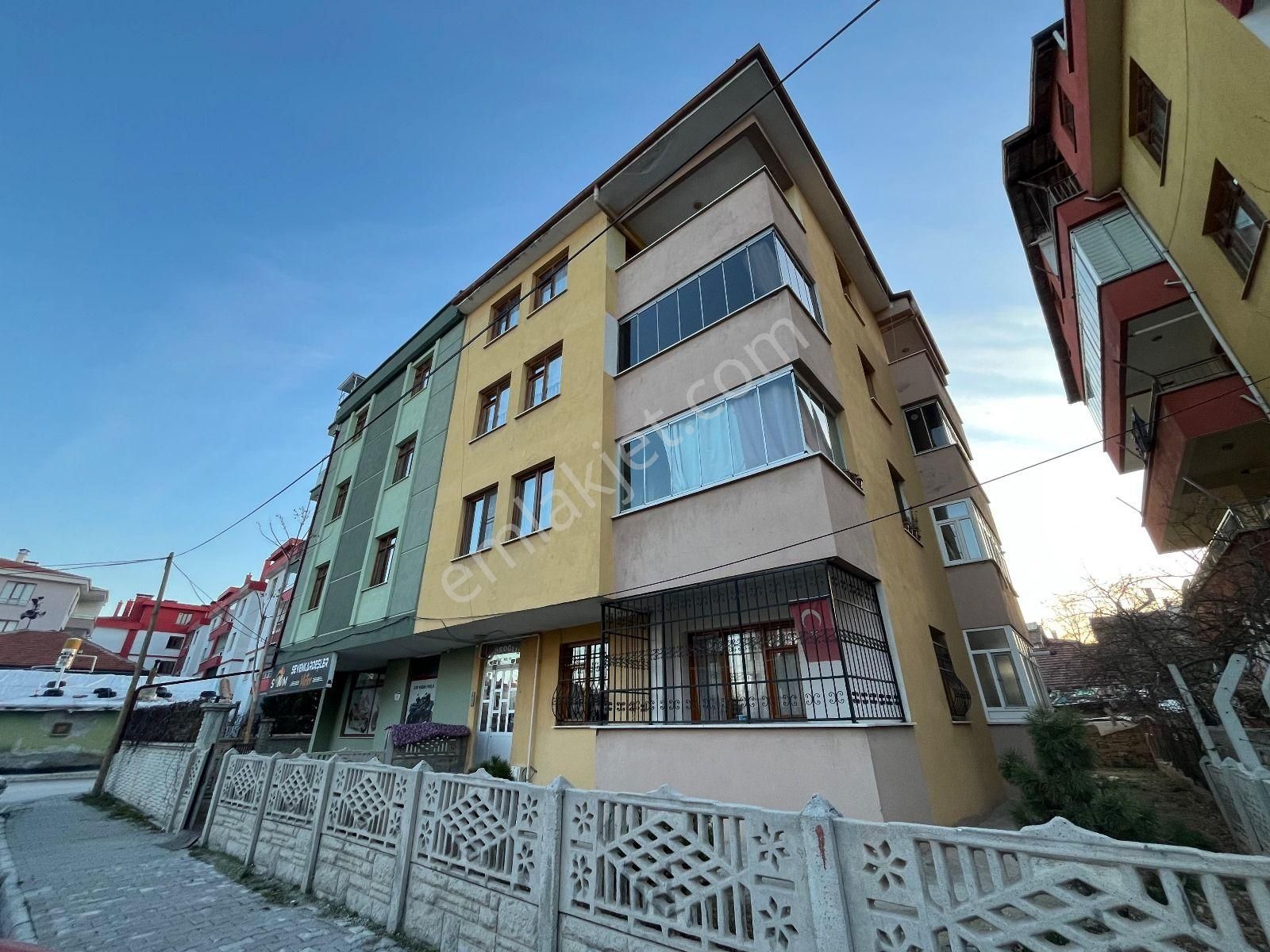 Karatay Keçeciler Satılık Daire Ali Ulvi Kurucu Caddesi Yakını Keçeciler Mah. 3+1 Satılık Arakat Daire