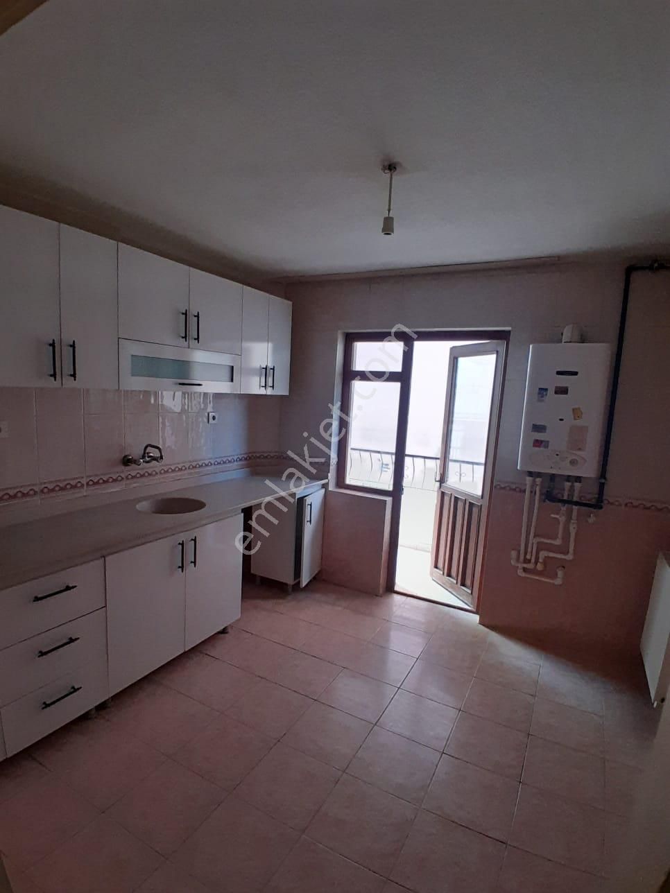 Keçiören Esertepe Kiralık Daire Esertepe De Yüksek Giriş 3+1 Balkonlu Altında Kat Var