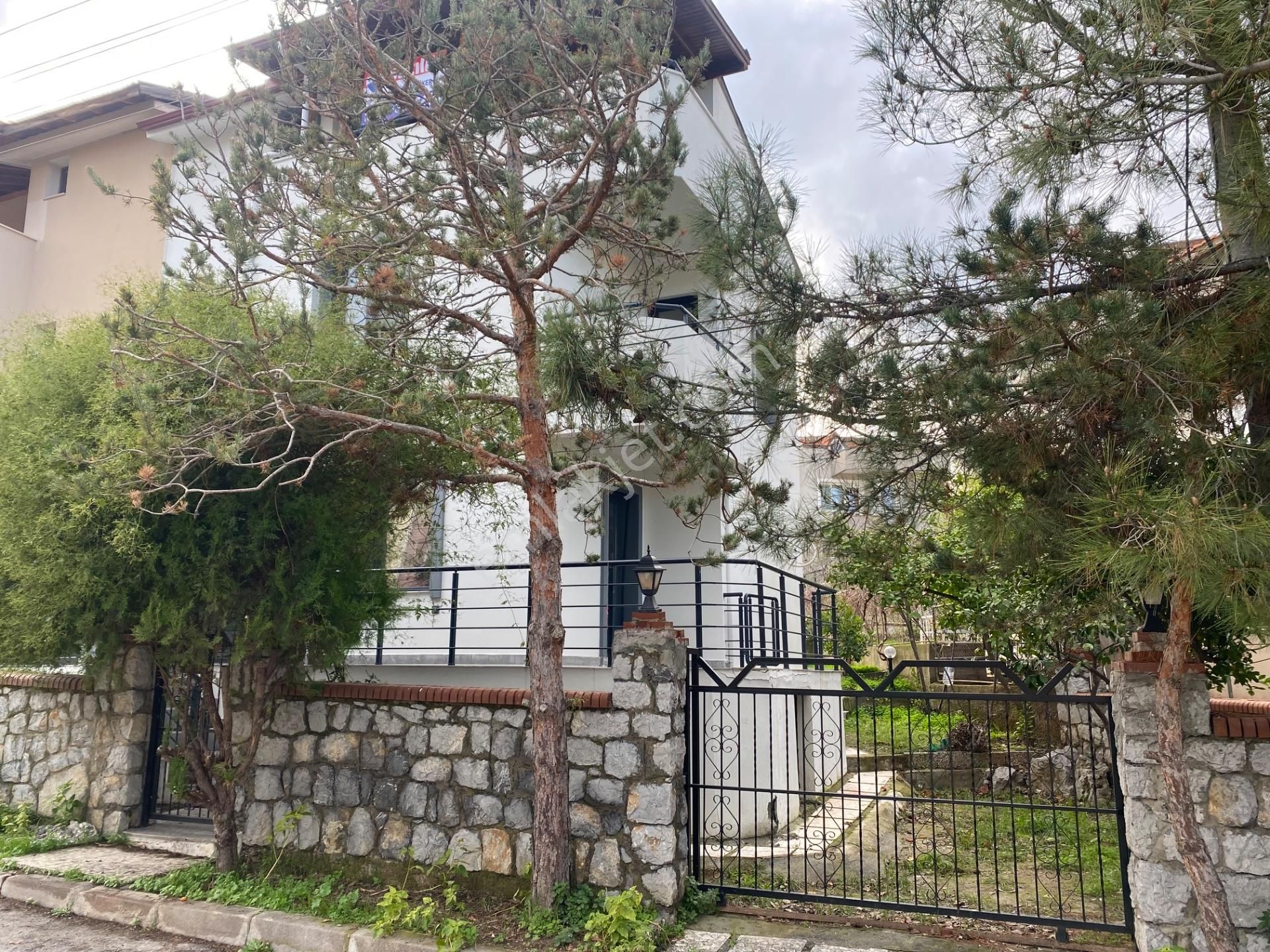 Güzelbahçe Çelebi Satılık Villa Güzelbahçe Çelebi Mahallesi Satılık 4+1 Villa