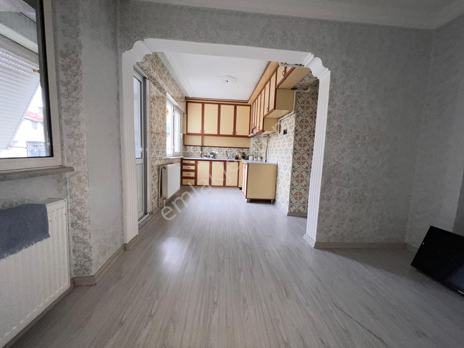 Şehzadeler İbrahimçelebi Satılık Daire İbrahimcelebi Mahallesi 🏡 ✅3+1 125 M2 5 Katlının 5 Katı ❇️açık Mutfak ❇️kombi Petekli