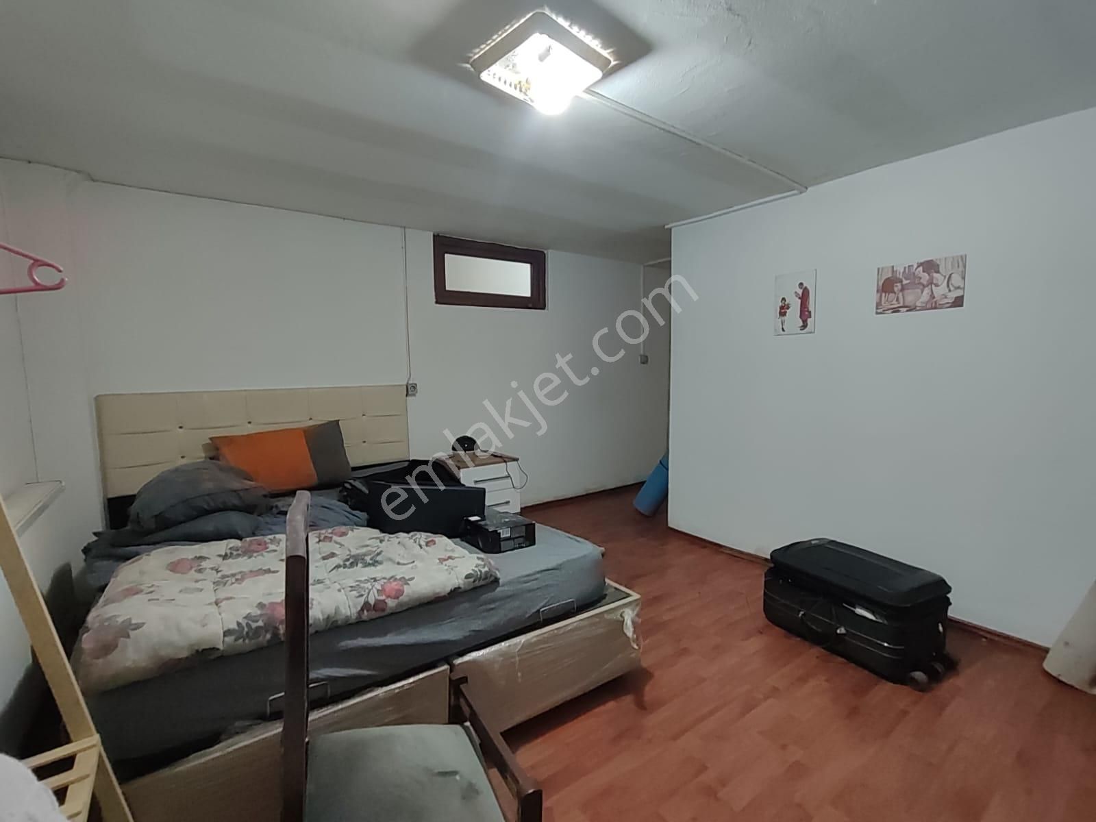 Ataşehir İçerenköy Kiralık Daire Aren Emlak | Toplu Ulaşıma Yakın Şehir Merkezinde 1+1 Kiralık Taşınmaya Hazır Bodrum Dairesi