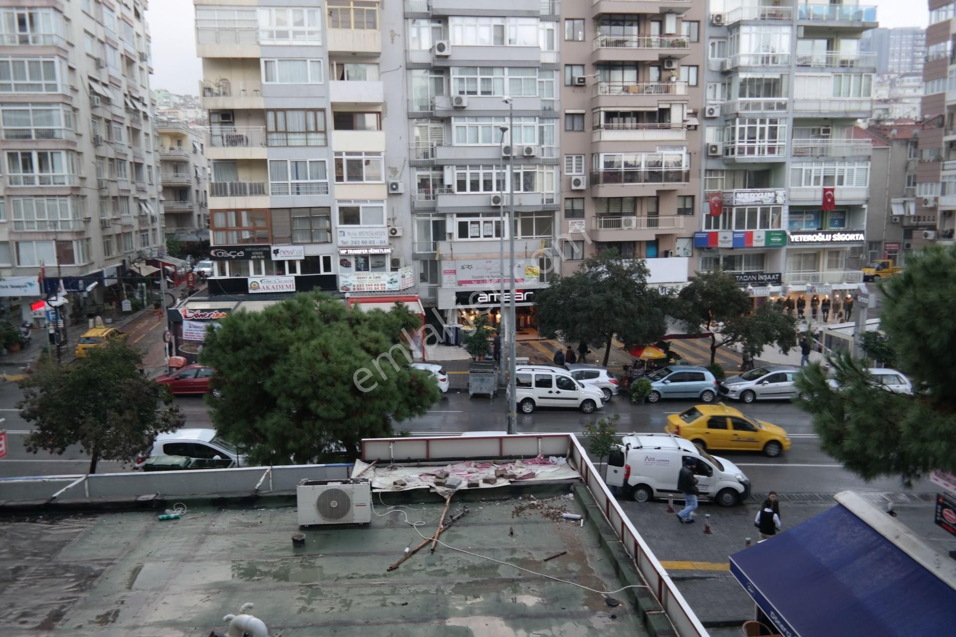 Konak Murat Reis Satılık Daire Hatay Renklide Cadde Üzeri 3+1 Asansör Metro Bakımlı