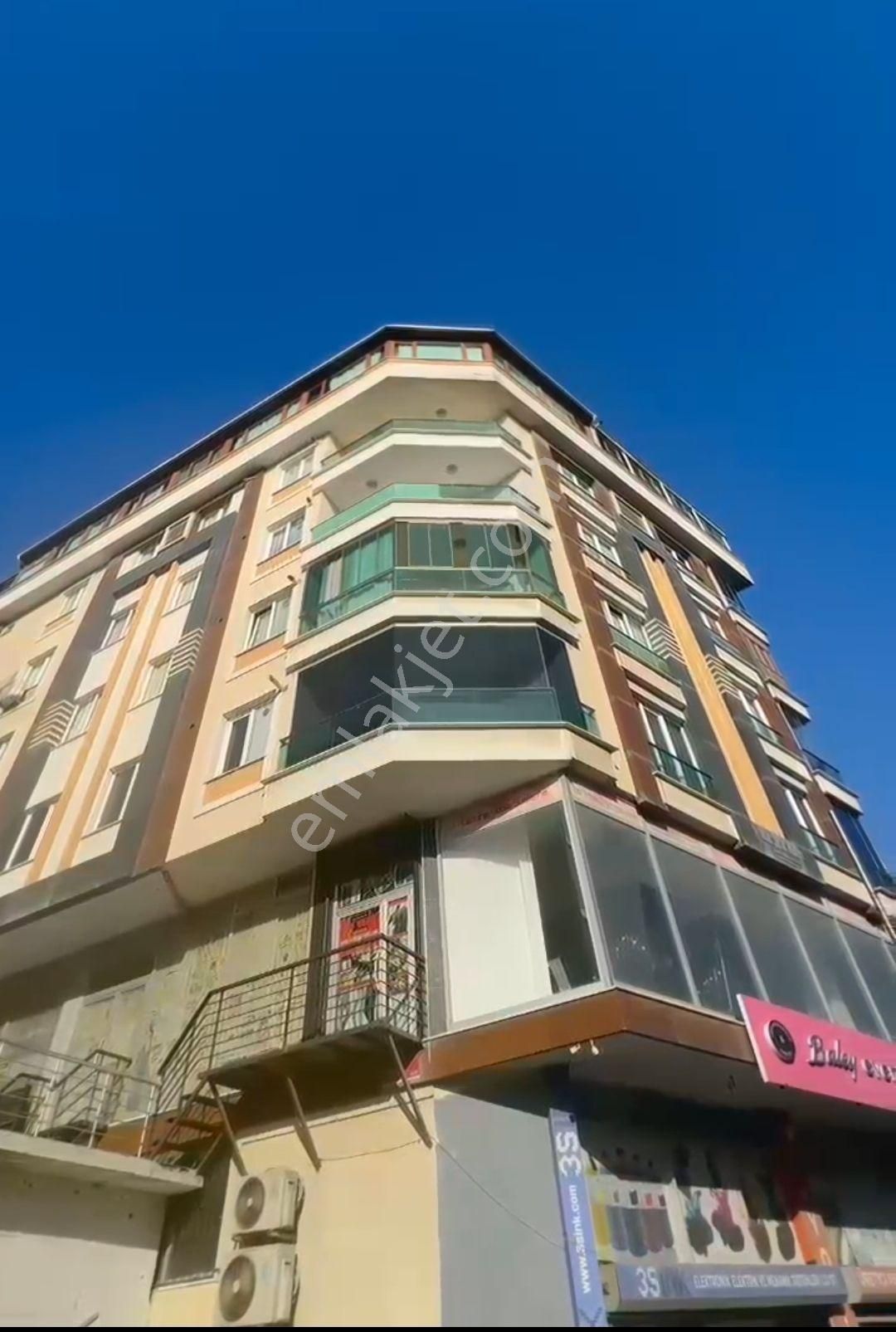 Beylikdüzü Kavaklı Kiralık Daire Zirve'den Kavaklı Merkezde 3+1 Kiralık 130 M2 Dairr