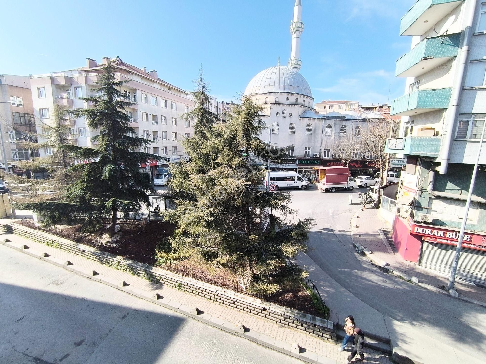 Bahçelievler Zafer Satılık Daire Yenibosna Da Önü Açık Meydana Bakan Daire Satılıktır-pazarlık Var