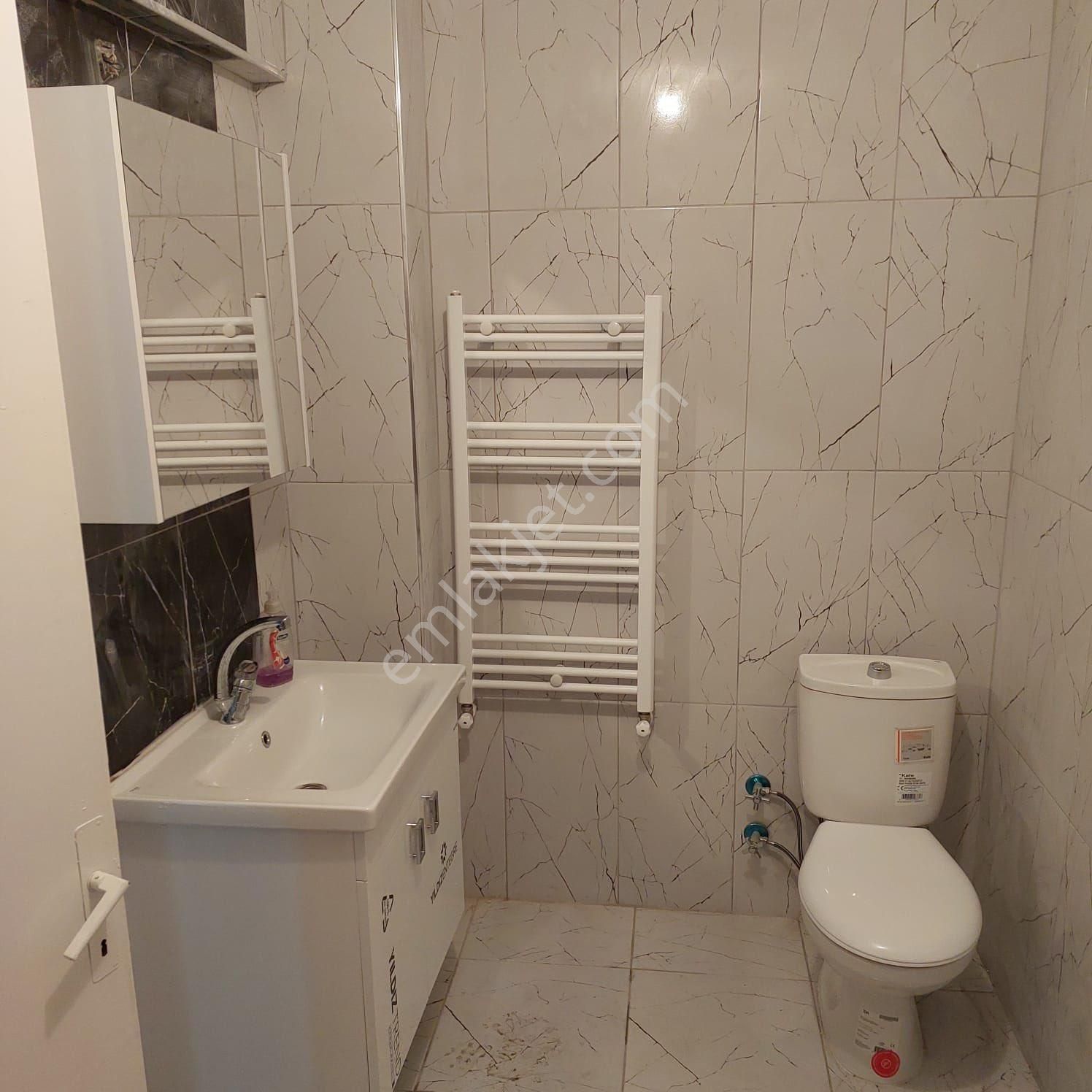 Burhaniye Bahçelievler Satılık Daire Burhaniye Kemer Sitesi 2+1 Fırsat Daire (kiracılı)