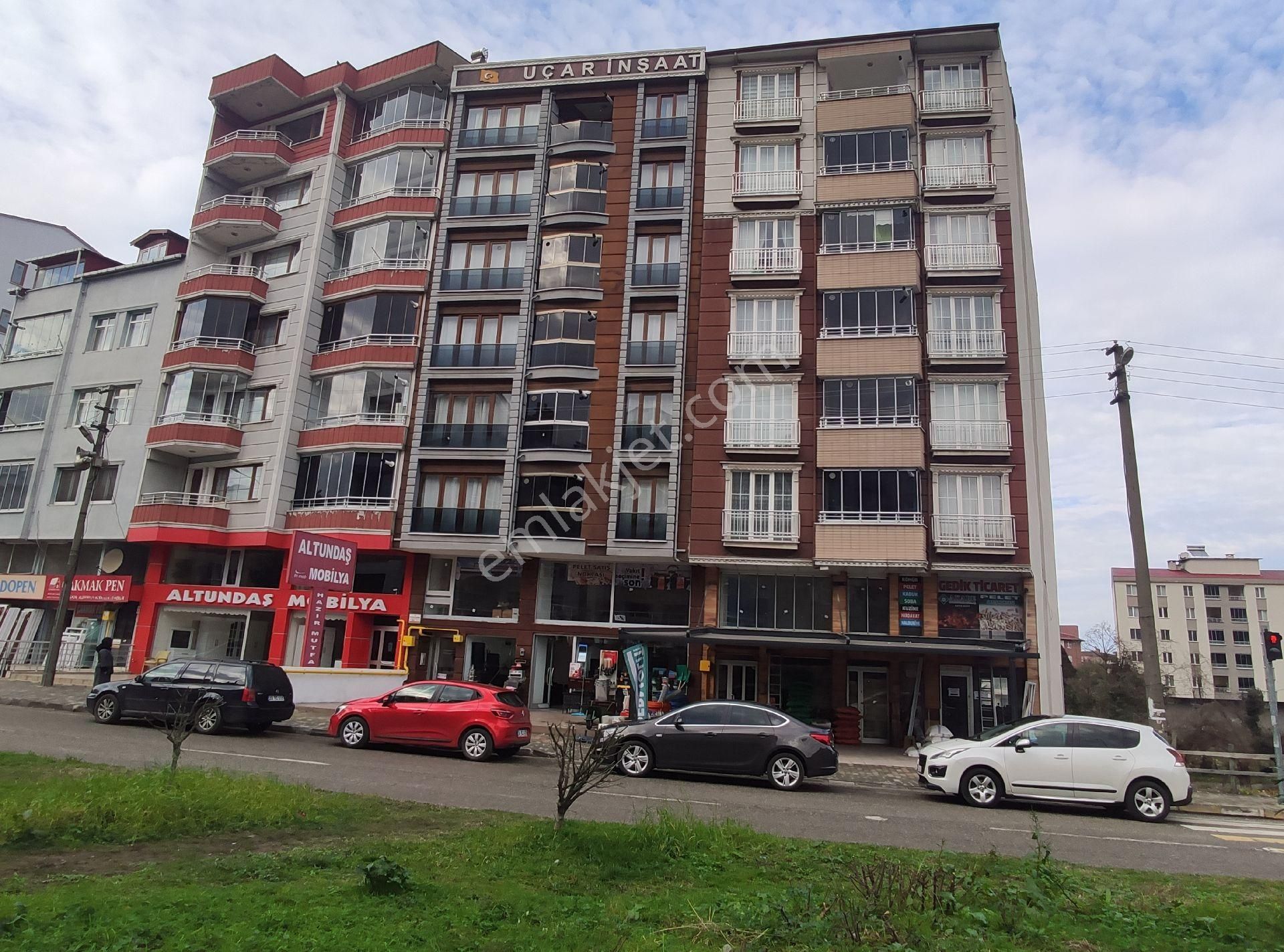 Tirebolu Demirci Satılık Daire Ana Cadde Üzeri 2+1 Satılık Daire