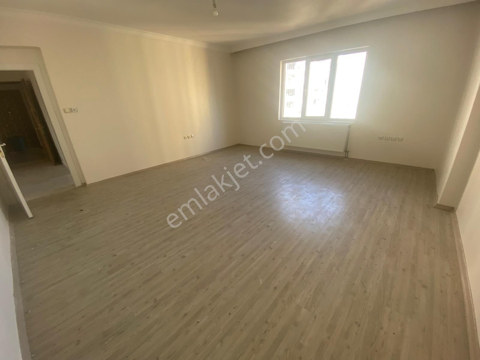 Şahinbey Karataş Kiralık Daire Elis Emlak'tan Karataş Merkezde Kiralık 3+1 Geniş Bakımlı Daire