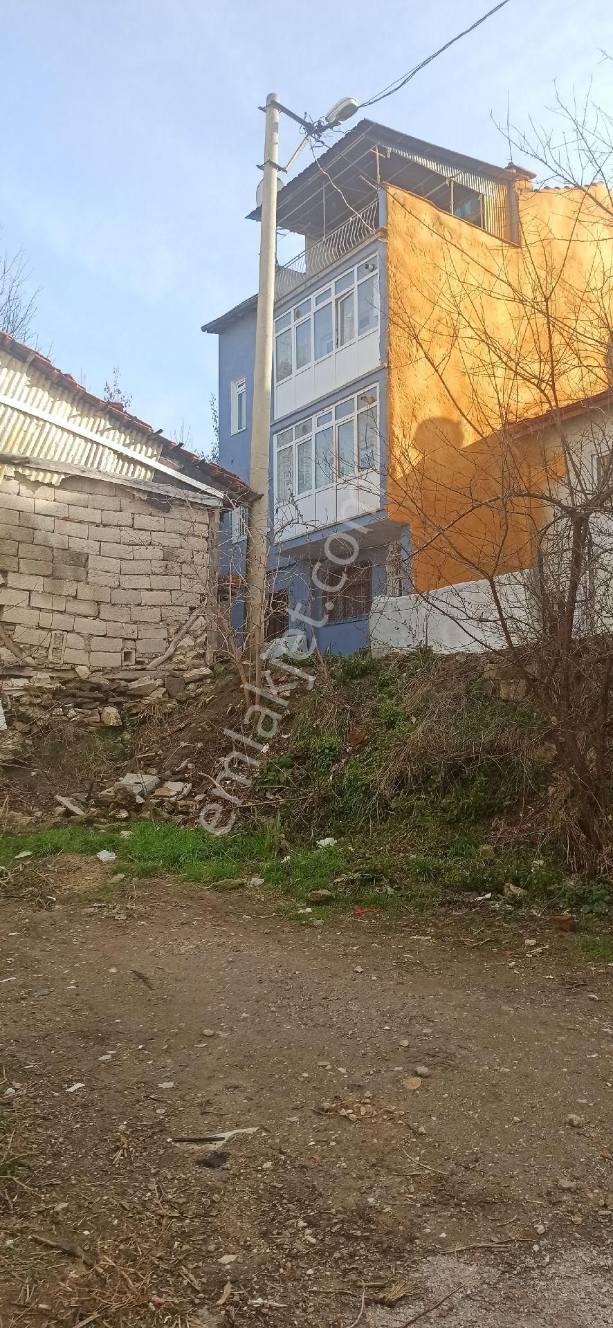 Kütahya Şehir Merkezinde Acil Satılık İmarlı Arsa