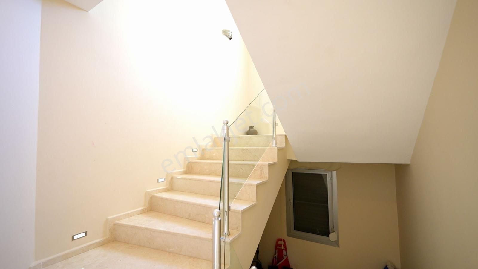 1000 M² Arsa İçerisinde Deniz Manzaralı Tek Müstakil Villa... - Görsel 17