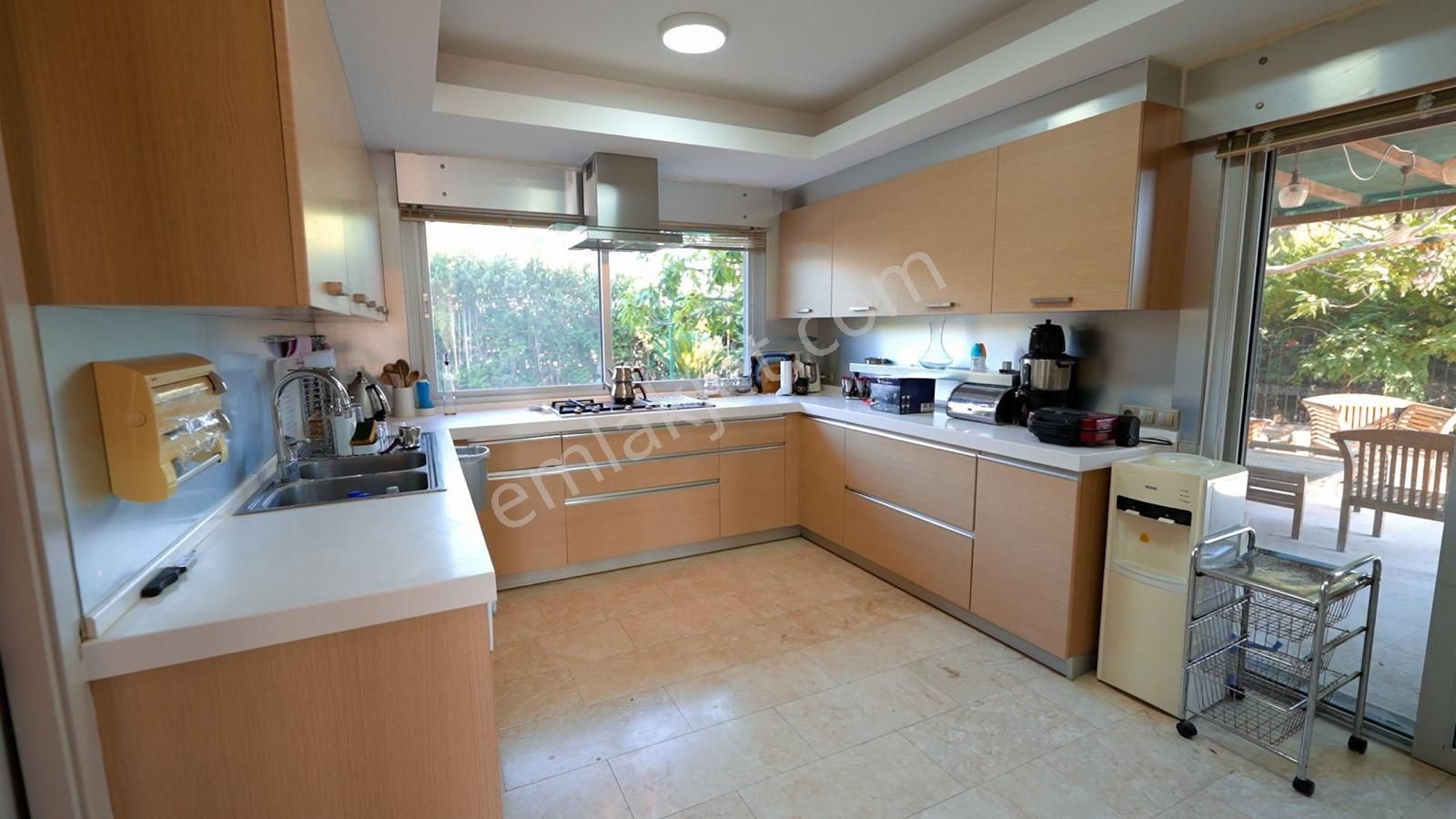 1000 M² Arsa İçerisinde Deniz Manzaralı Tek Müstakil Villa... - Görsel 15