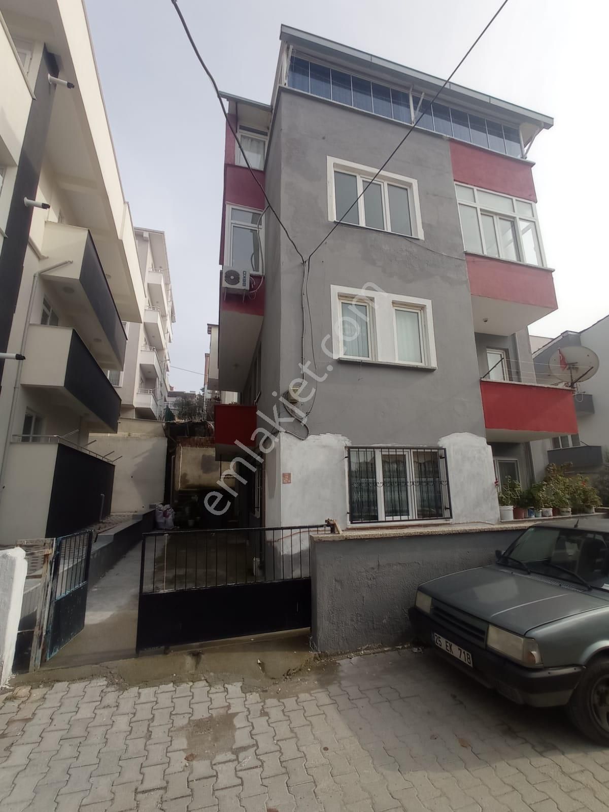 Karesi 1. Sakarya Kiralık Daire Arter Emlak’tan 1. Sakarya Mahallesinde Spor Toto’ya Yakın 2+1 Kiralık Daire