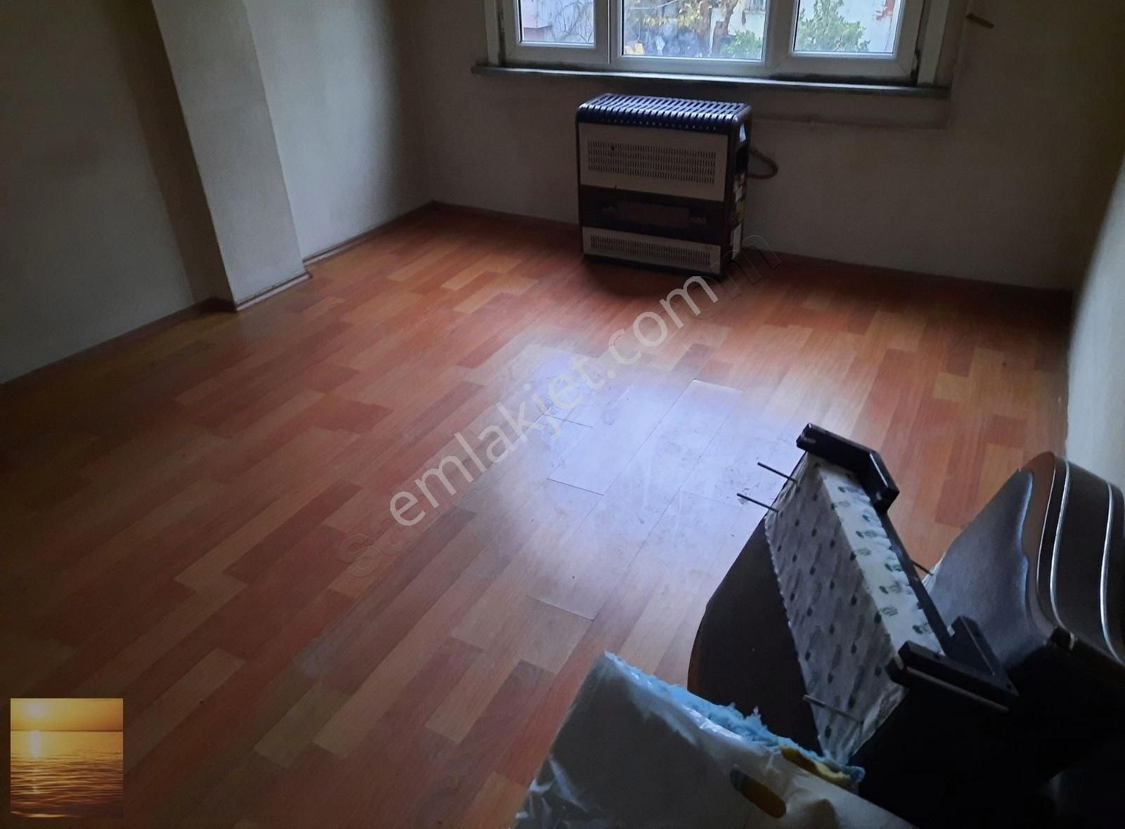 Beyoğlu Piri Paşa Kiralık Daire Yokuşsuz Düz Ayak Bir Artı Bir Doğalgaz Sobalı Kiralık Daire