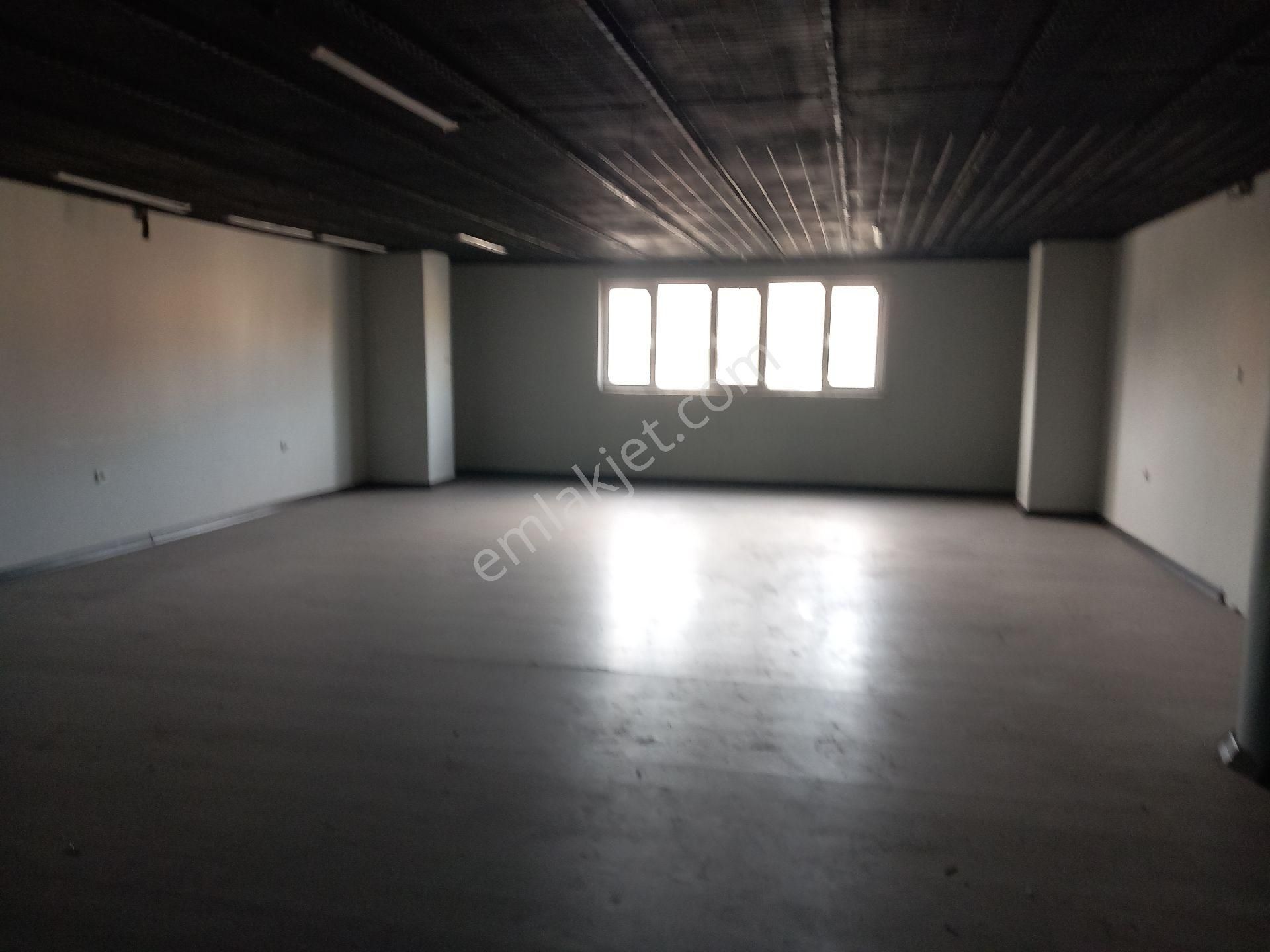 Sultangazide Kiralık 1700m2 Kiralık Depo& Showroom& Mağaza - Görsel 11