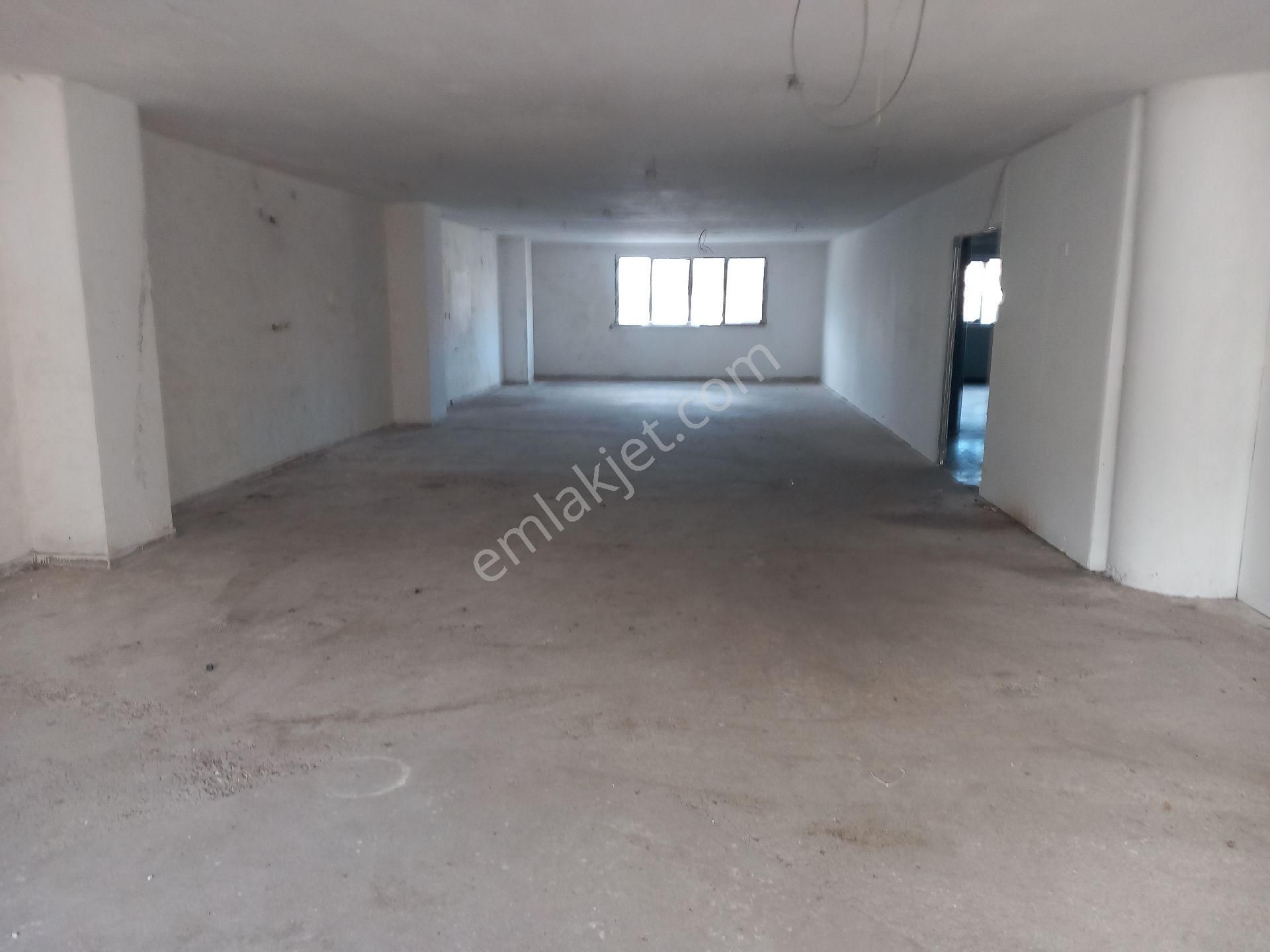 Sultangazide Kiralık 1700m2 Kiralık Depo& Showroom& Mağaza - Görsel 12