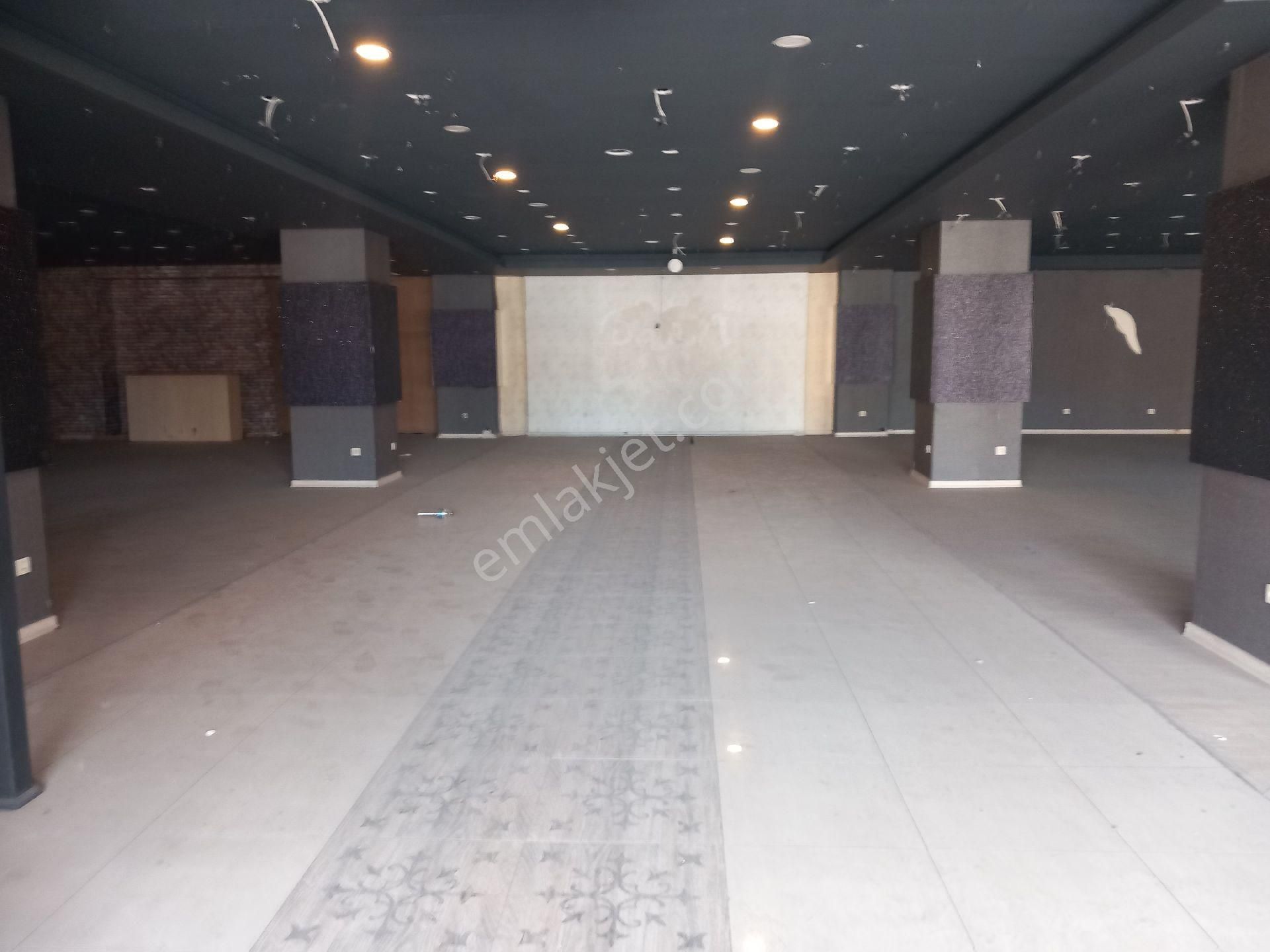 Sultangazide Kiralık 1700m2 Kiralık Depo& Showroom& Mağaza - Görsel 17