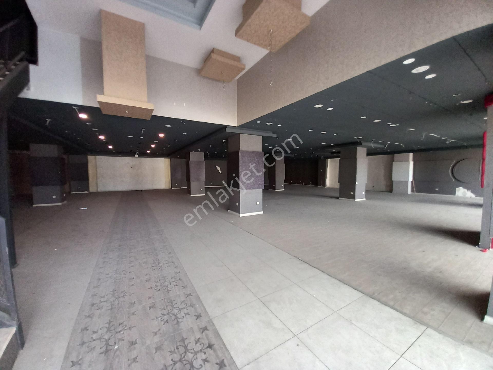 Sultangazide Kiralık 1700m2 Kiralık Depo& Showroom& Mağaza - Görsel 5