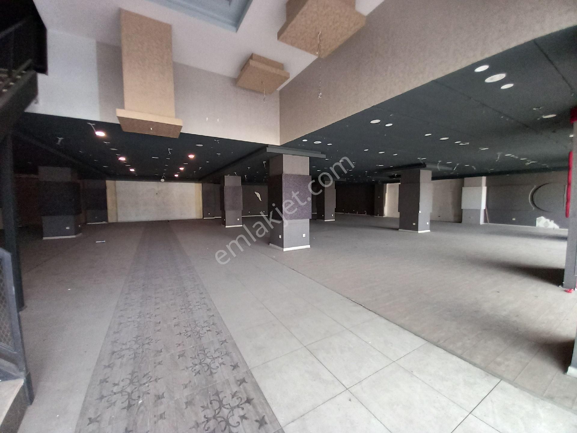 Sultangazide Kiralık 1700m2 Kiralık Depo& Showroom& Mağaza - Görsel 6