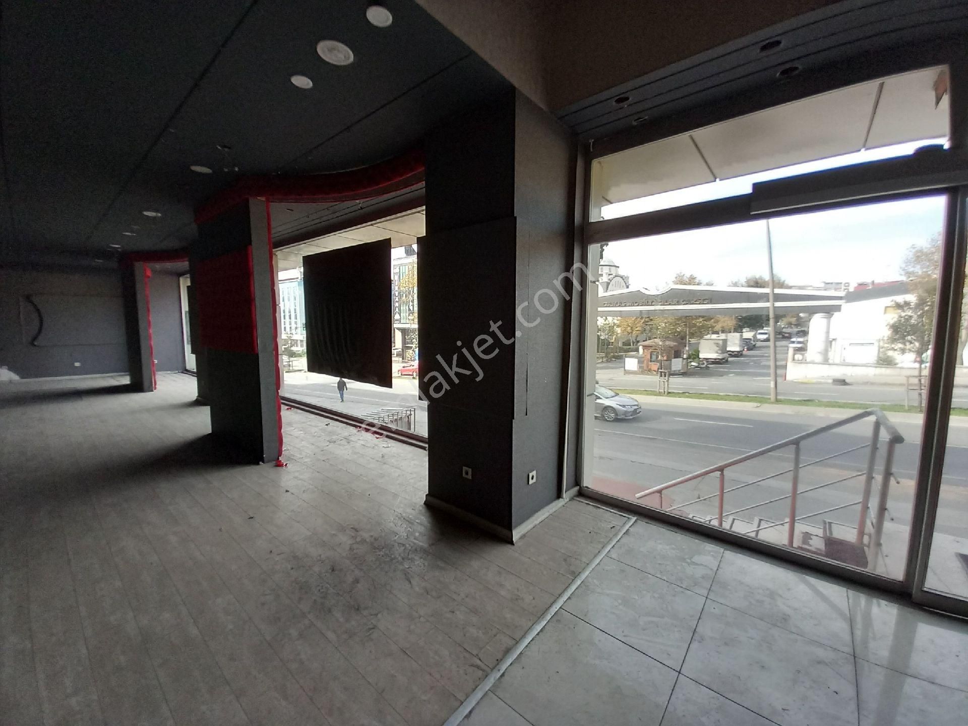 Sultangazide Kiralık 1700m2 Kiralık Depo& Showroom& Mağaza - Görsel 4