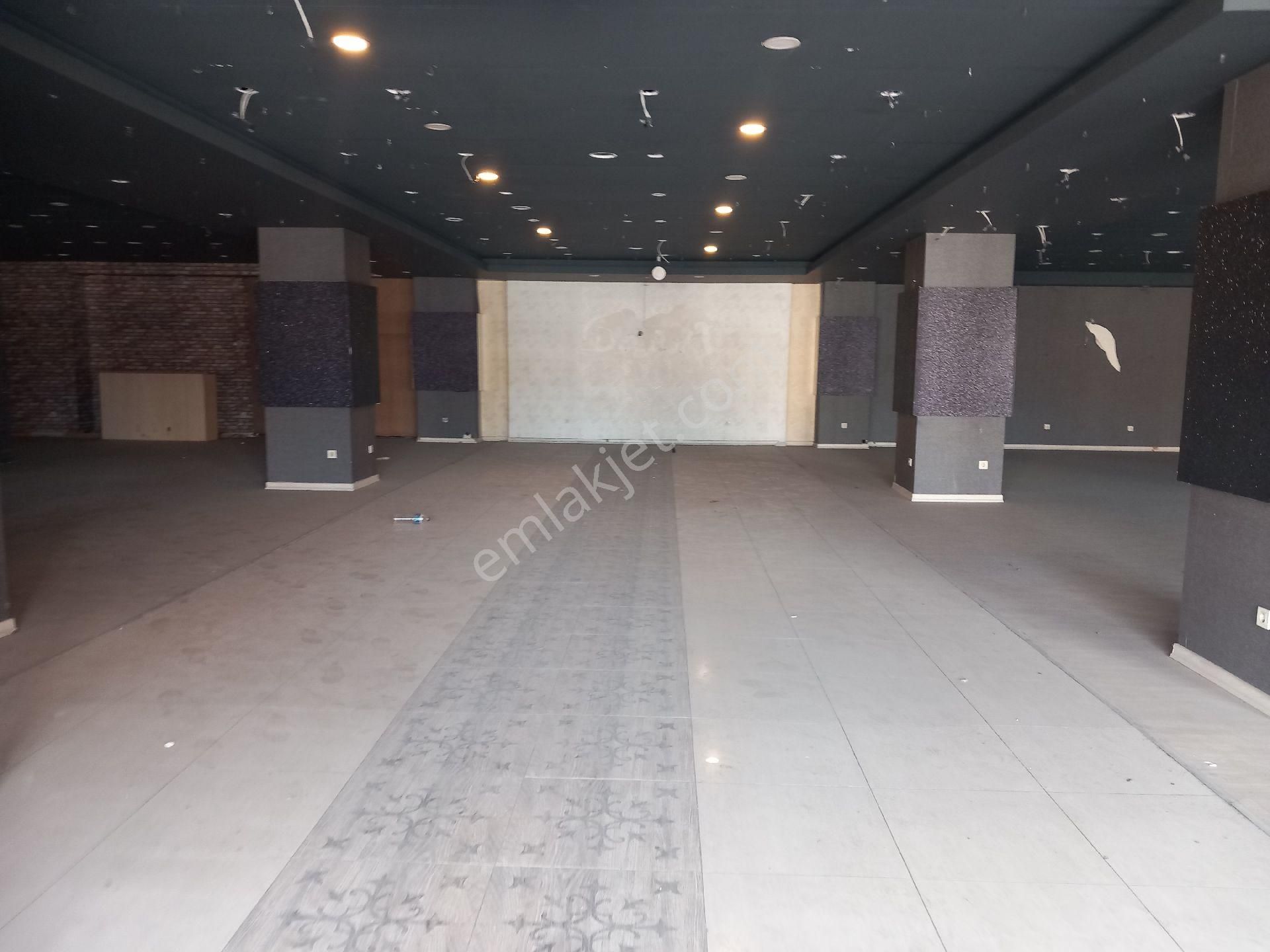 Sultangazide Kiralık 1700m2 Kiralık Depo& Showroom& Mağaza - Görsel 16