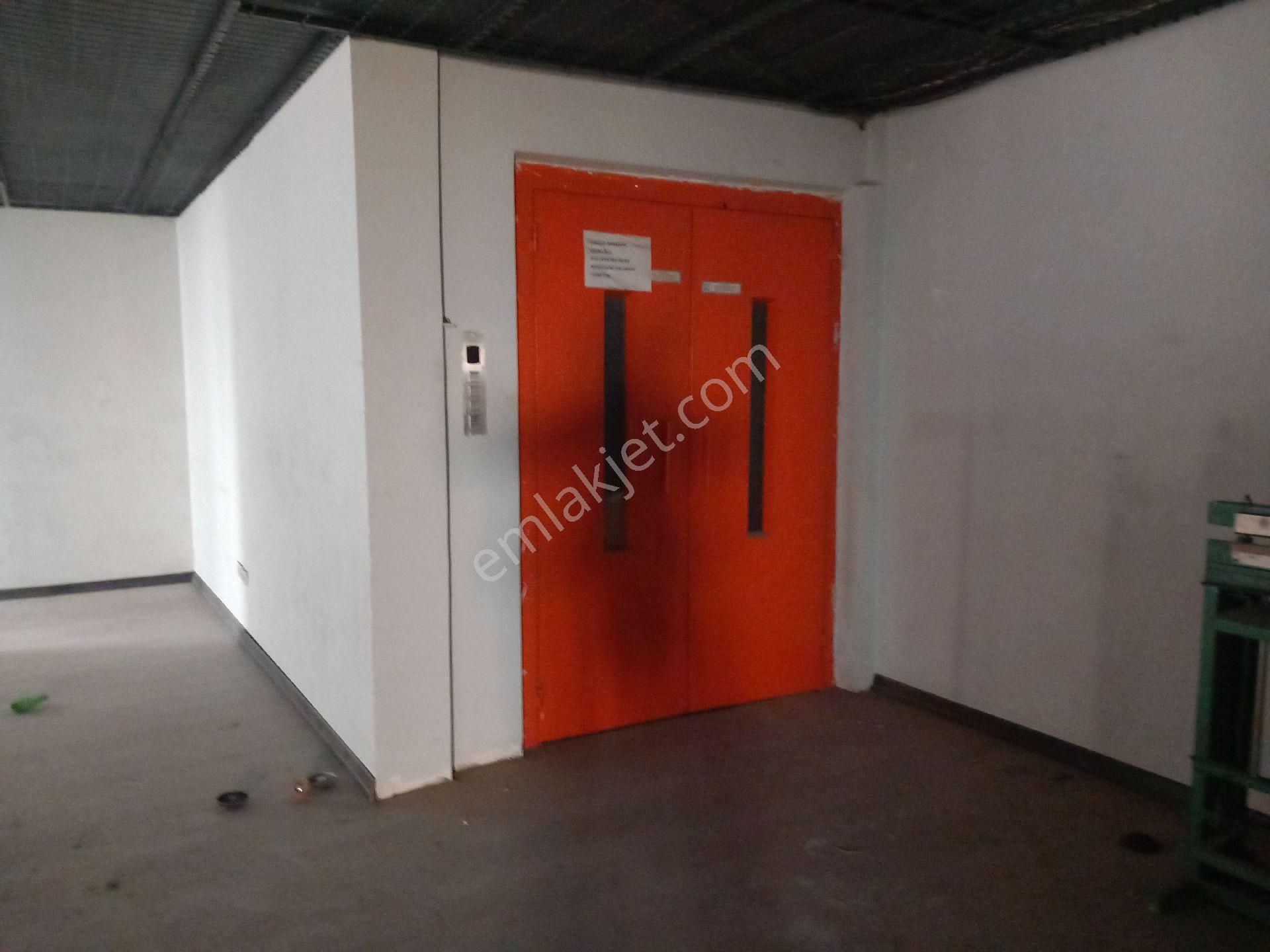 Sultangazide Kiralık 1700m2 Kiralık Depo& Showroom& Mağaza - Görsel 19