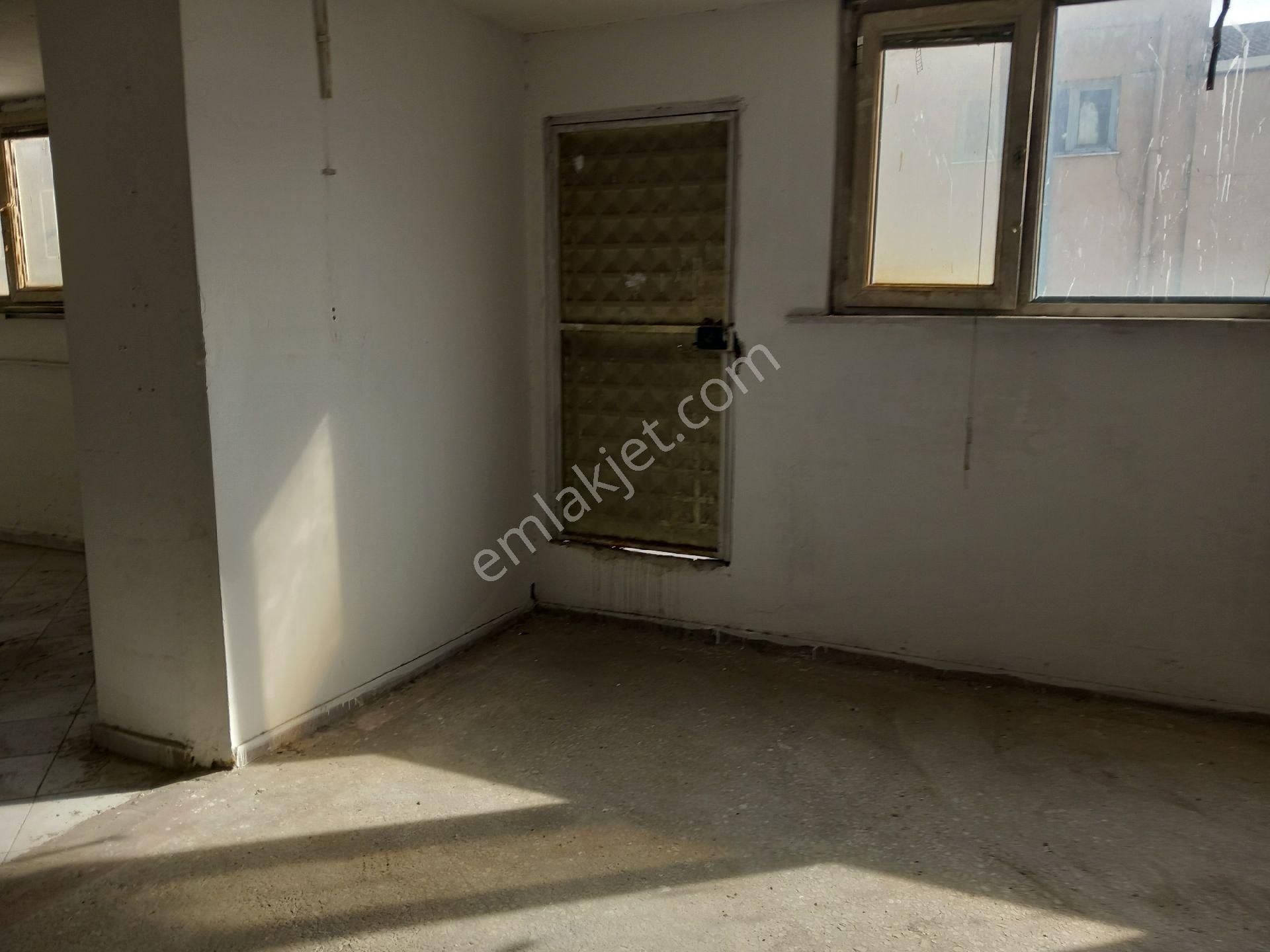 Sultangazide Kiralık 1700m2 Kiralık Depo& Showroom& Mağaza - Görsel 13